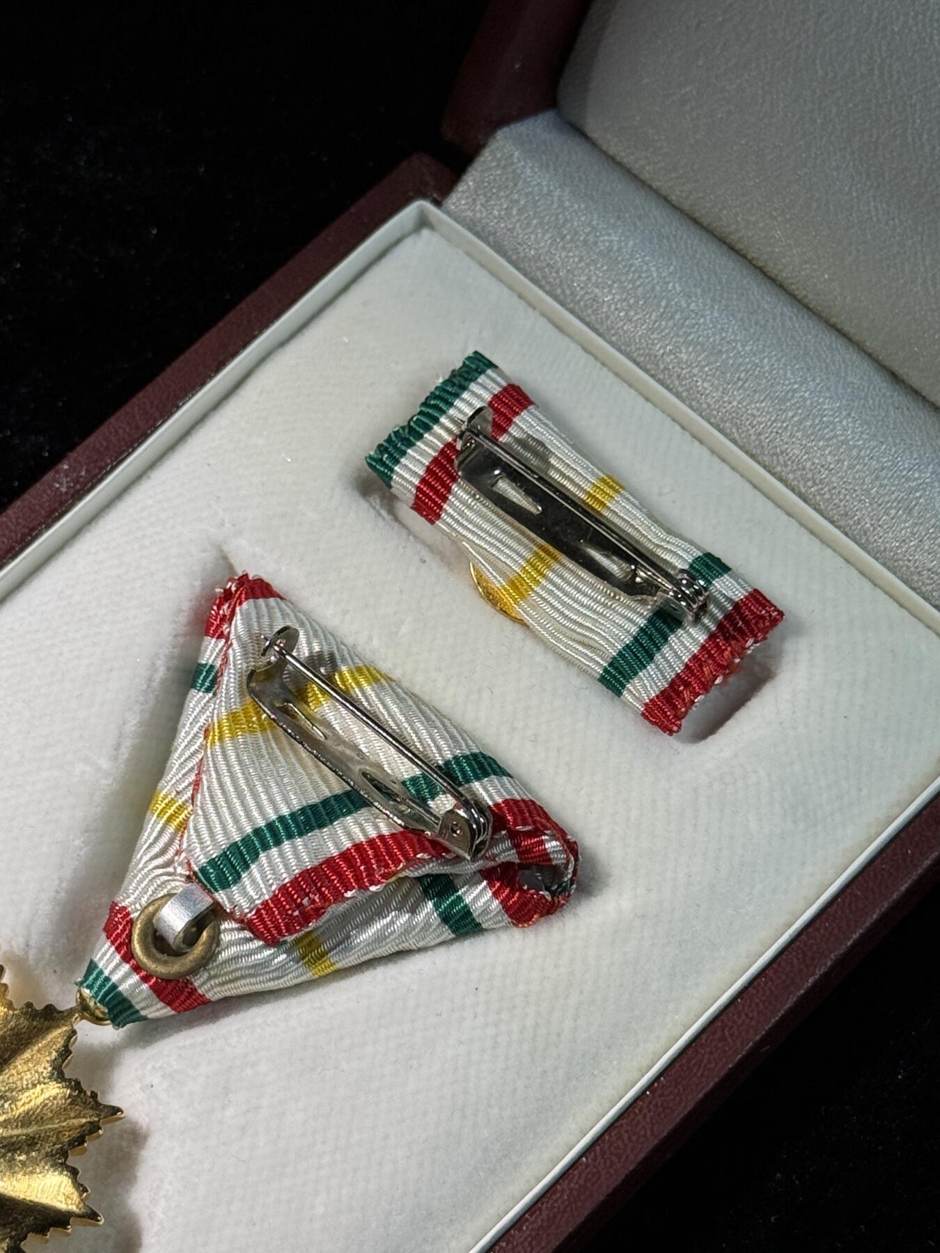 欢庆春节！戎马世界章牌大赏第111期春节大拍 匈牙利金环级（人民）共和国之星勋章，使用时期1984～1990年，带盒略，非常少见