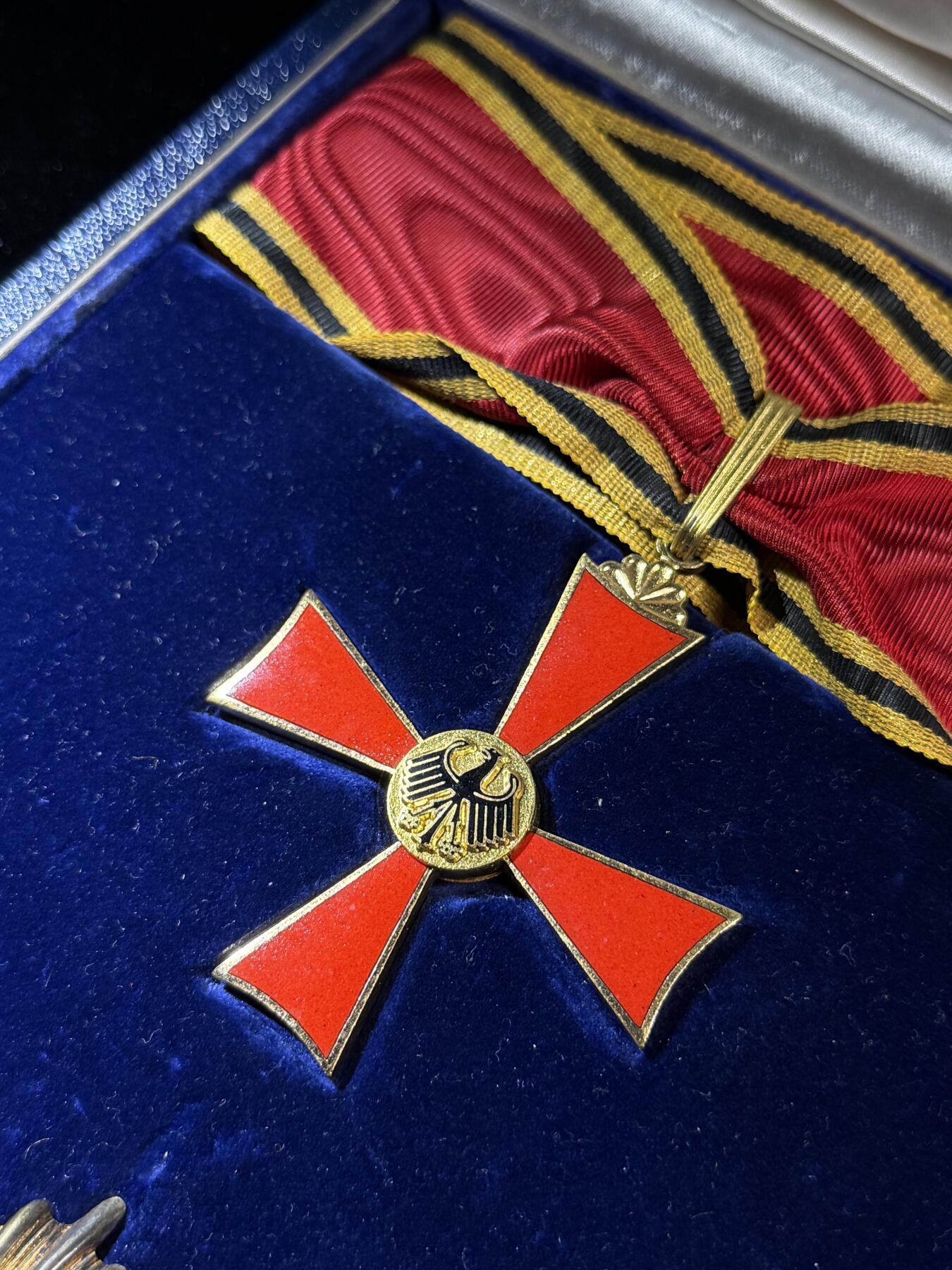 欢庆春节！戎马世界章牌大赏第111期春节大拍 德国联邦十字勋章，大军官级，星芒章银制，SL厂(4厂)早期版本