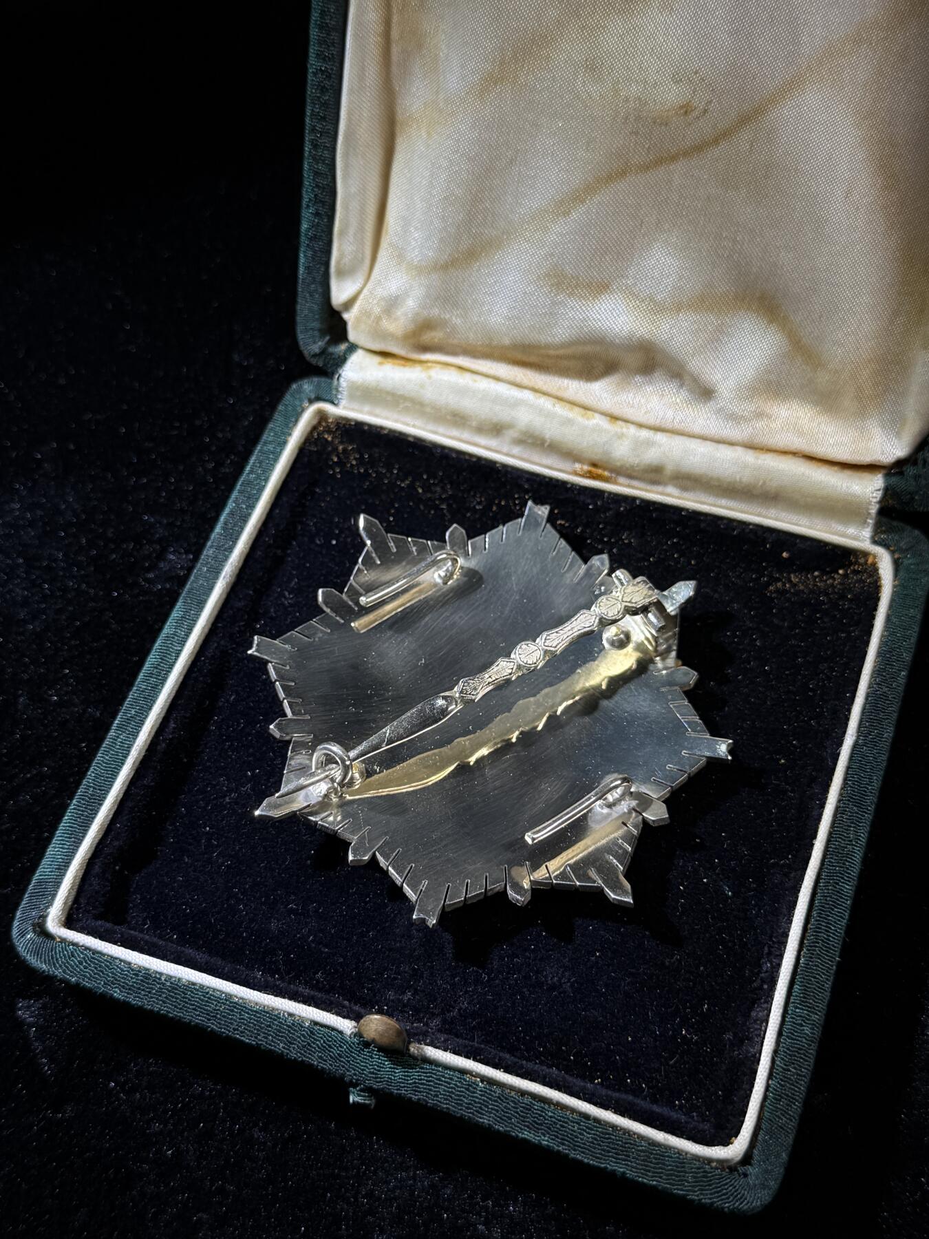 欢庆春节！戎马世界章牌大赏第111期春节大拍 西班牙农业功勋勋章星芒章，佛朗哥时期版本，带盒