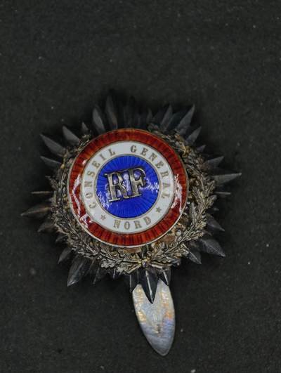 凯旋世界勋赏（持续上新中）（第22期新年大拍）（欢迎送拍）（对拍品有疑问请询问客服，不接受到手刀，出价默认拍品品相。请认真阅读拍卖规则！出价默认已认可！）（收到货请录制开箱视频，无视频概不处理问题。） - 法国议会证章