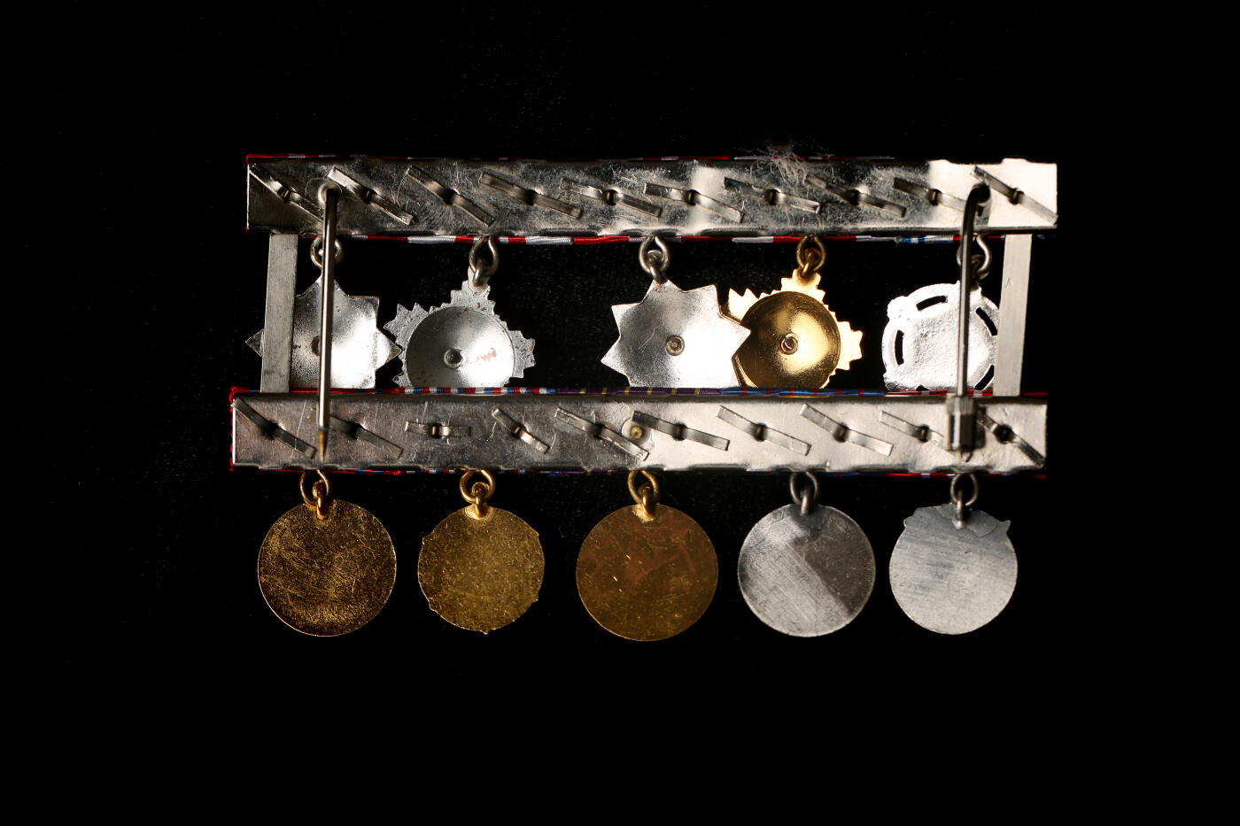 欢庆春节！戎马世界章牌大赏第111期春节大拍 南斯拉夫mini十联略，非常少见的mini大联排