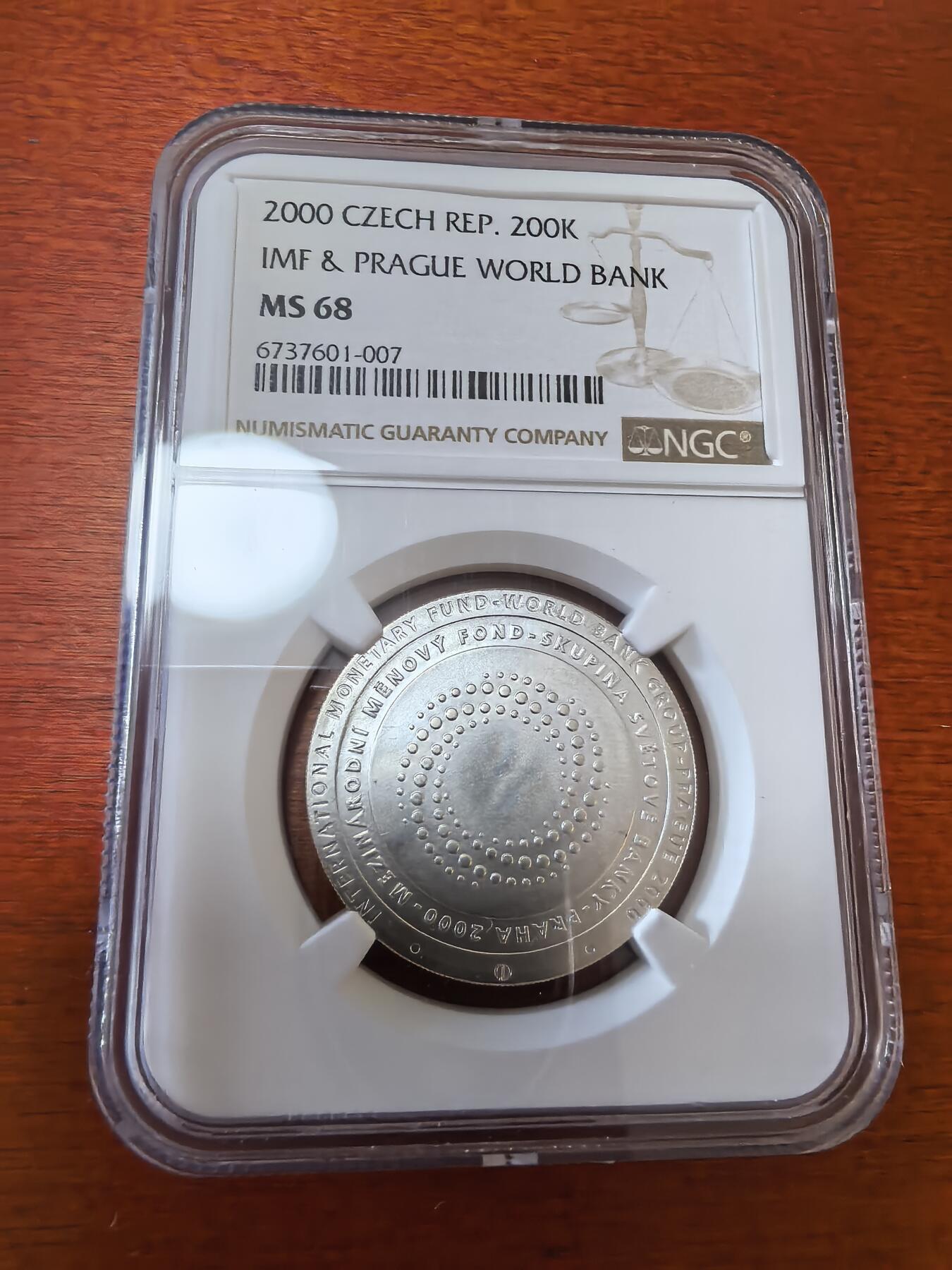 长老汇蛇年精选第一百场拍卖 2000捷克IMF和布拉格世界银行集团200克朗银币，NGC MS68，唯一冠军，14914枚，熔毁519枚，冠军分基本2000元以上