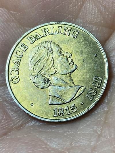 2026年第二十四场(总第一百九十三场）外国好品散币场(免佣金) - 英国🇬🇧1974年英国皇家全国救生艇协会成立150周年纪念章(一面是救生艇“Captain Morgan”号在海浪中航行的图案，另一面刻有1838年因英勇救援沉船幸存者而闻名的英国女英雄“GRACE DARLING”)