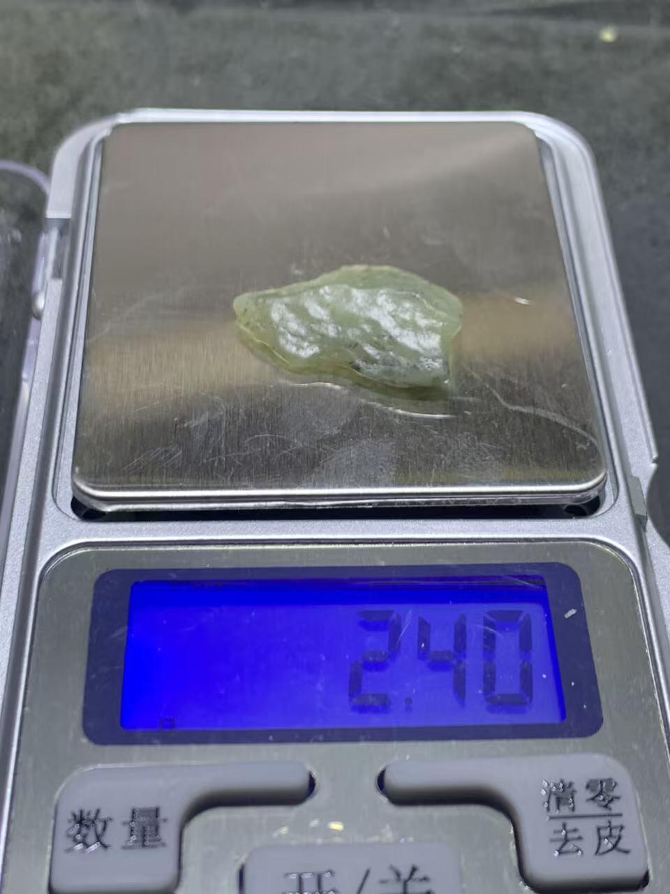 新疆戈壁料风化纹和田玉青玉小原石一颗