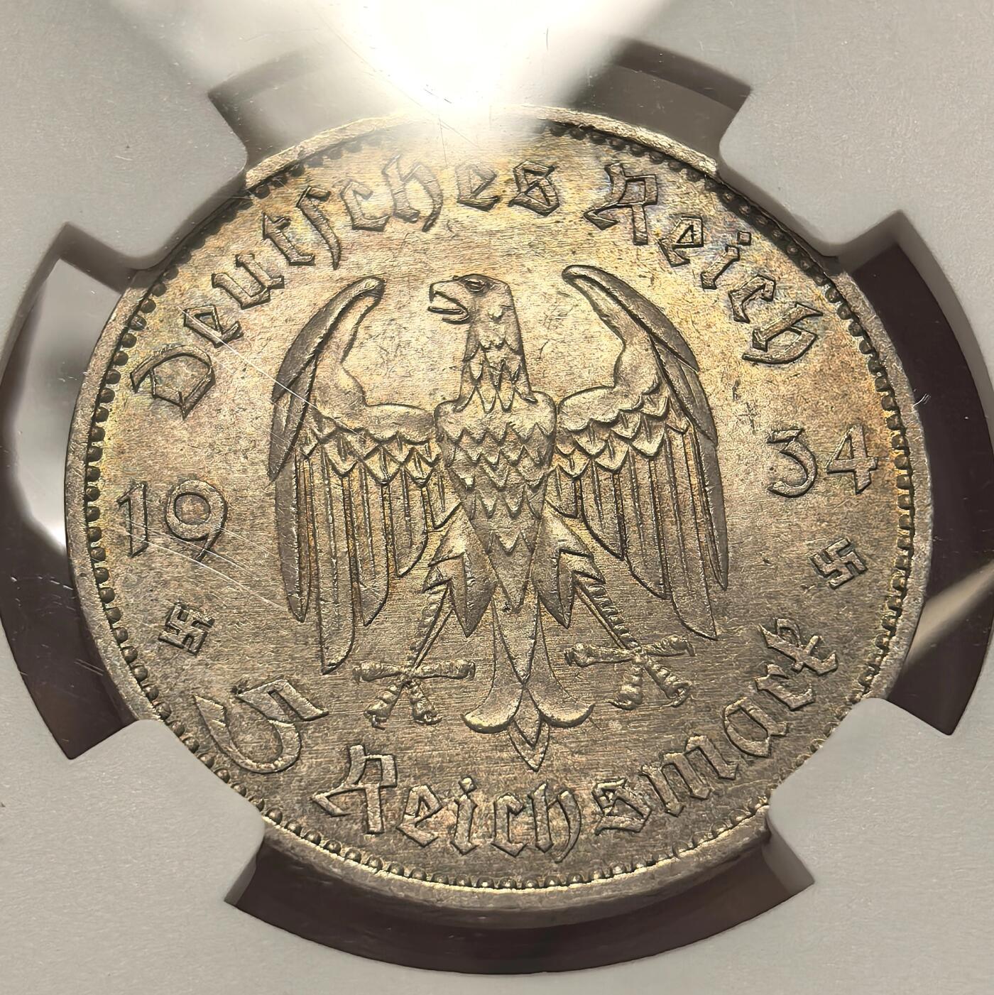 博洋堂蛇年收官专场暨第161期（全场包邮） NGC MS64 极美五彩德国1934年加字教堂5马克银币，海量进入流通品种，MS的币本就难觅，更别提带彩64分，上周万国一枚65白币成交价含佣约5150元，这枚五彩64分将会是性价比之王