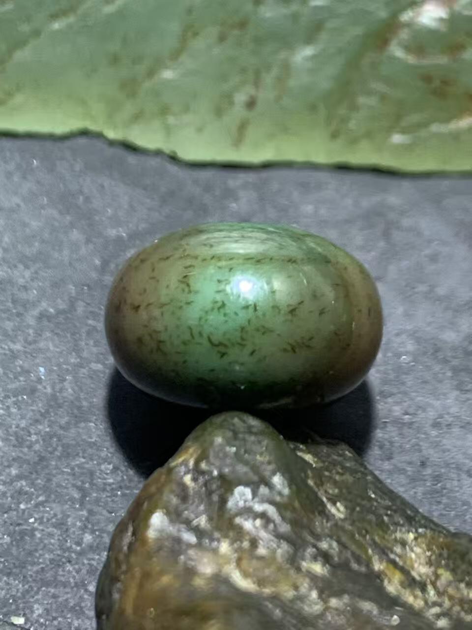 缠丝玛瑙算盘珠1颗，