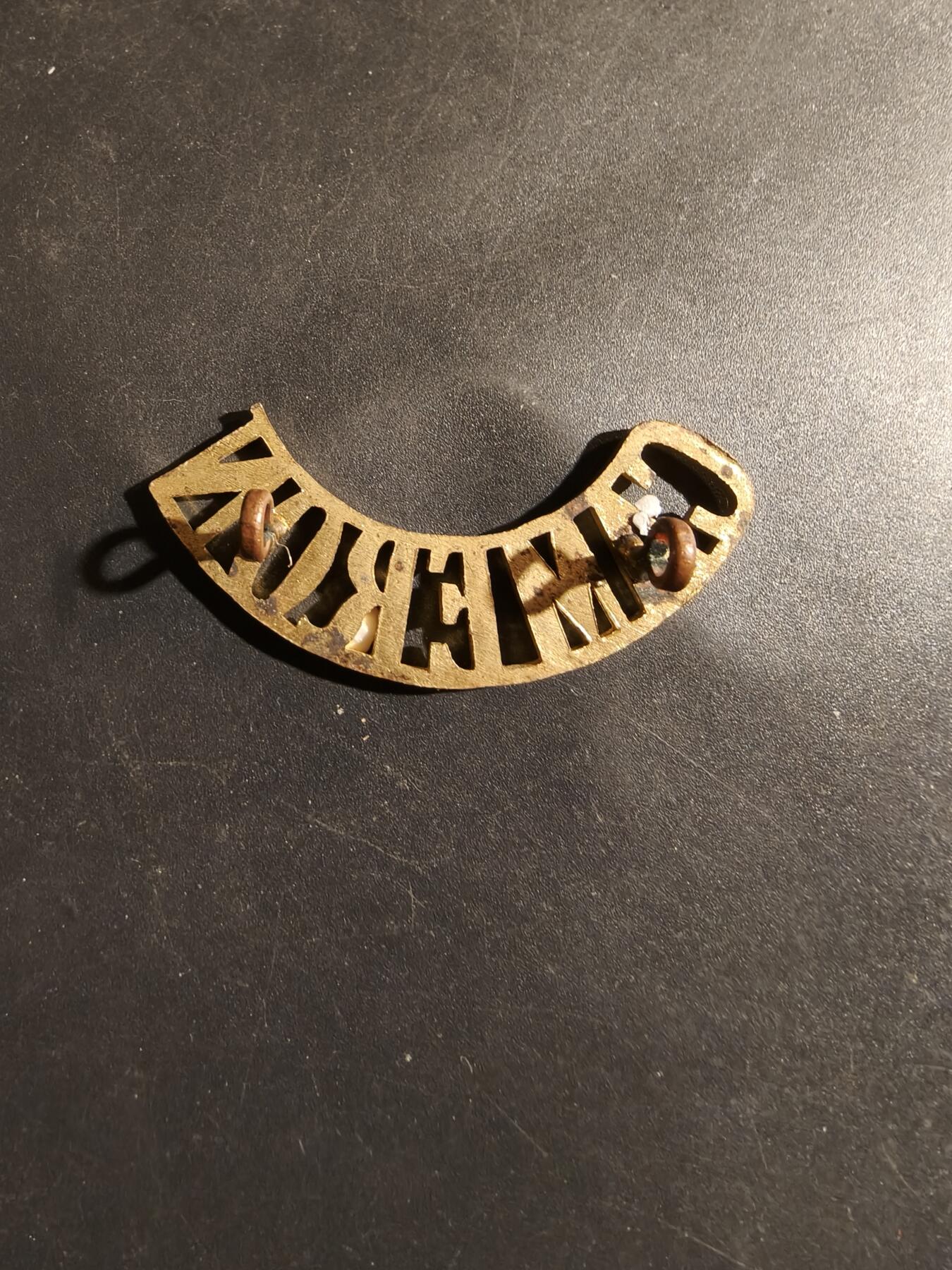 老王徽章第182期 英国女王直属卡梅伦步兵团肩章    二战时期