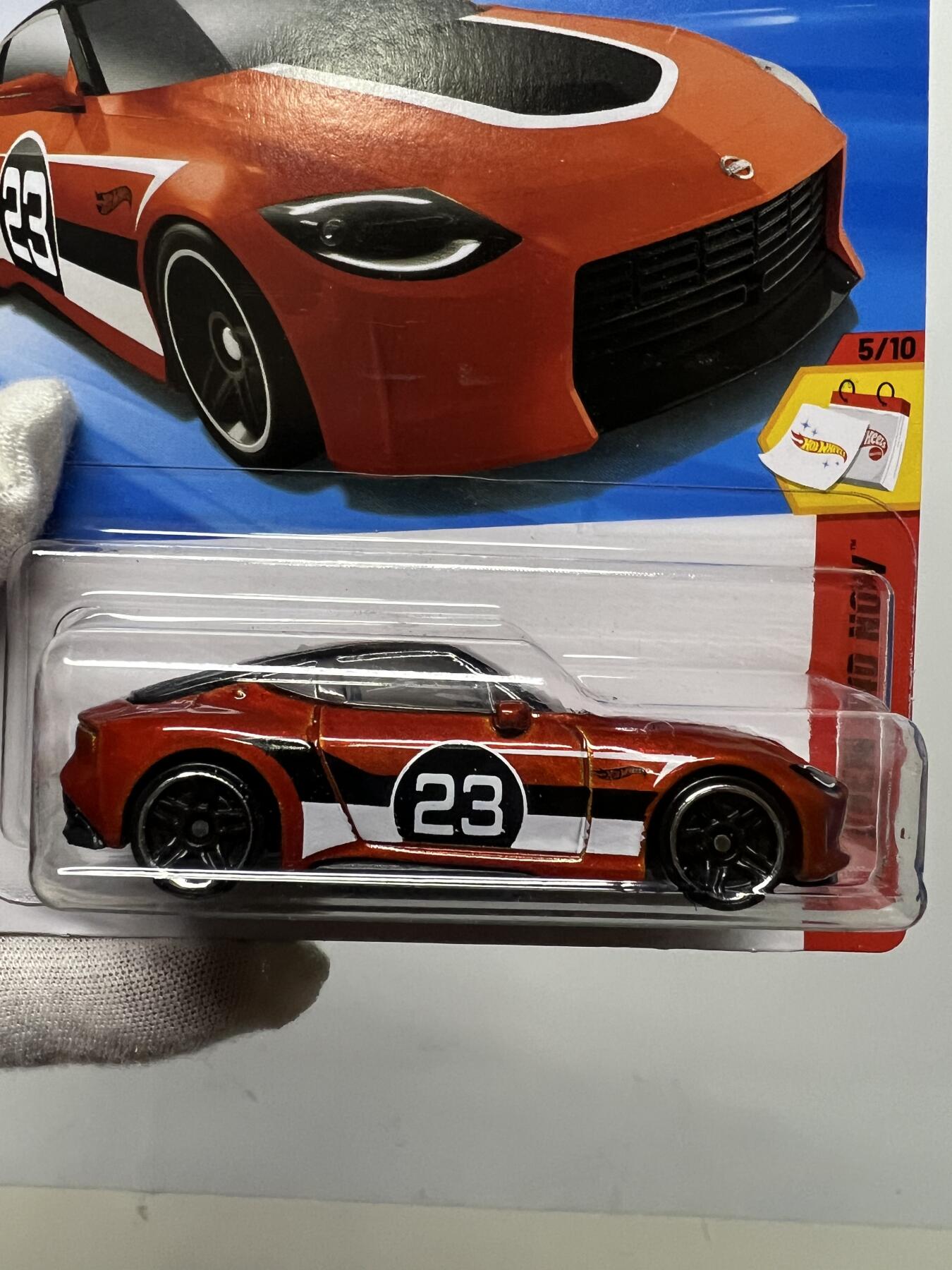 零元拍：风火轮吊卡 2023 Nissan z全新未拆 