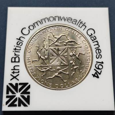 【全场包邮】纯粹捡漏拍502场 - 新西兰1974年1元基督城英联邦运动会克朗型纪念币-带原卡