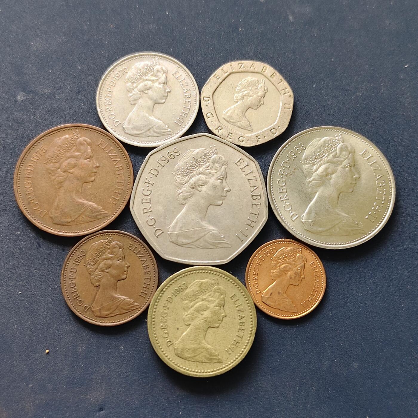 【全场包邮】纯粹捡漏拍502场 英国1968-1992年花冠女王8枚套币