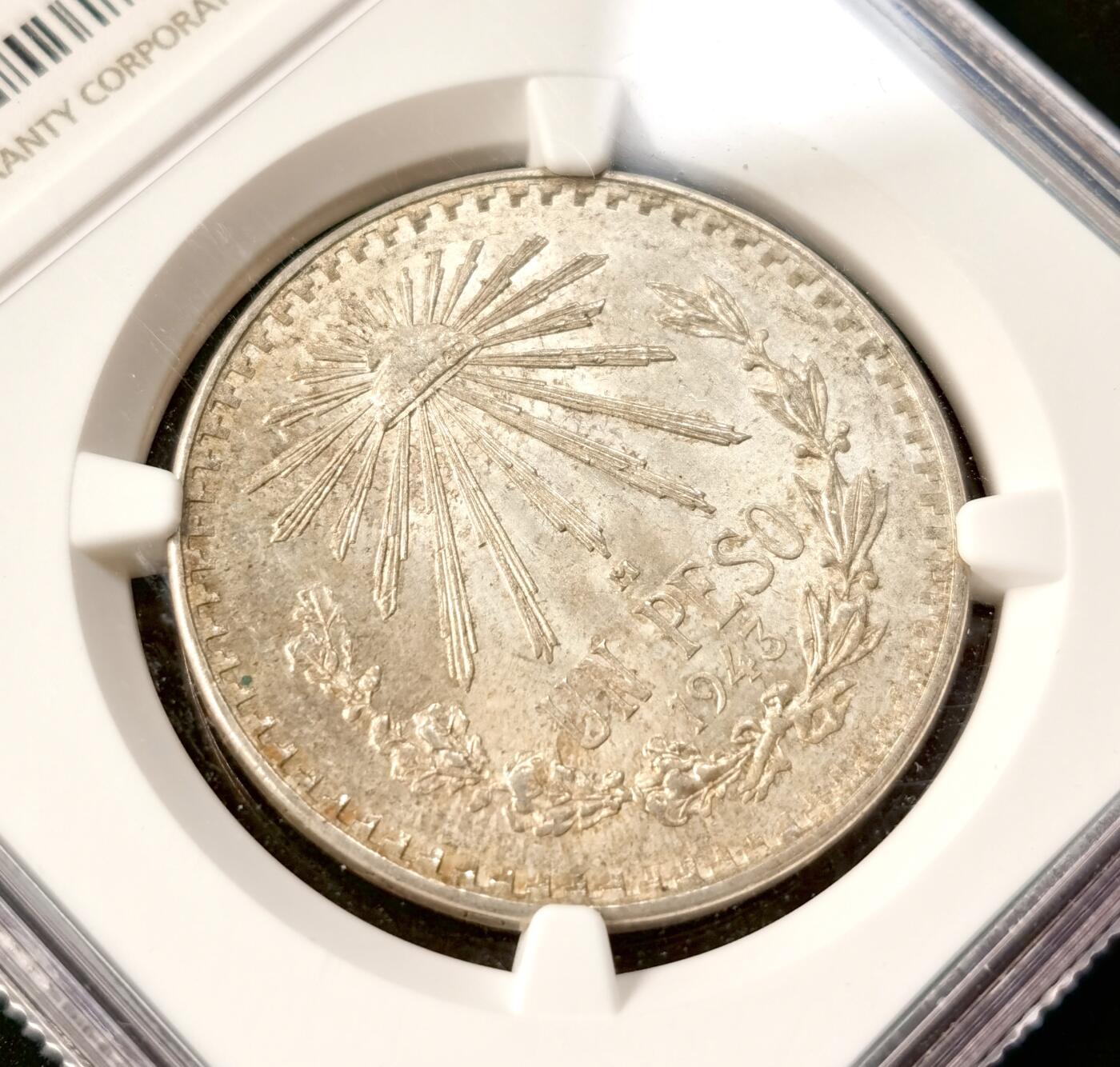 “福币呈祥”新年甄品场（直播拍卖）甄臻铺-世界币章拍卖（第50期），送拍享返佣金等优惠多多 NGC-MS64 墨西哥1943年草帽鹰洋1比索银币，自然包浆