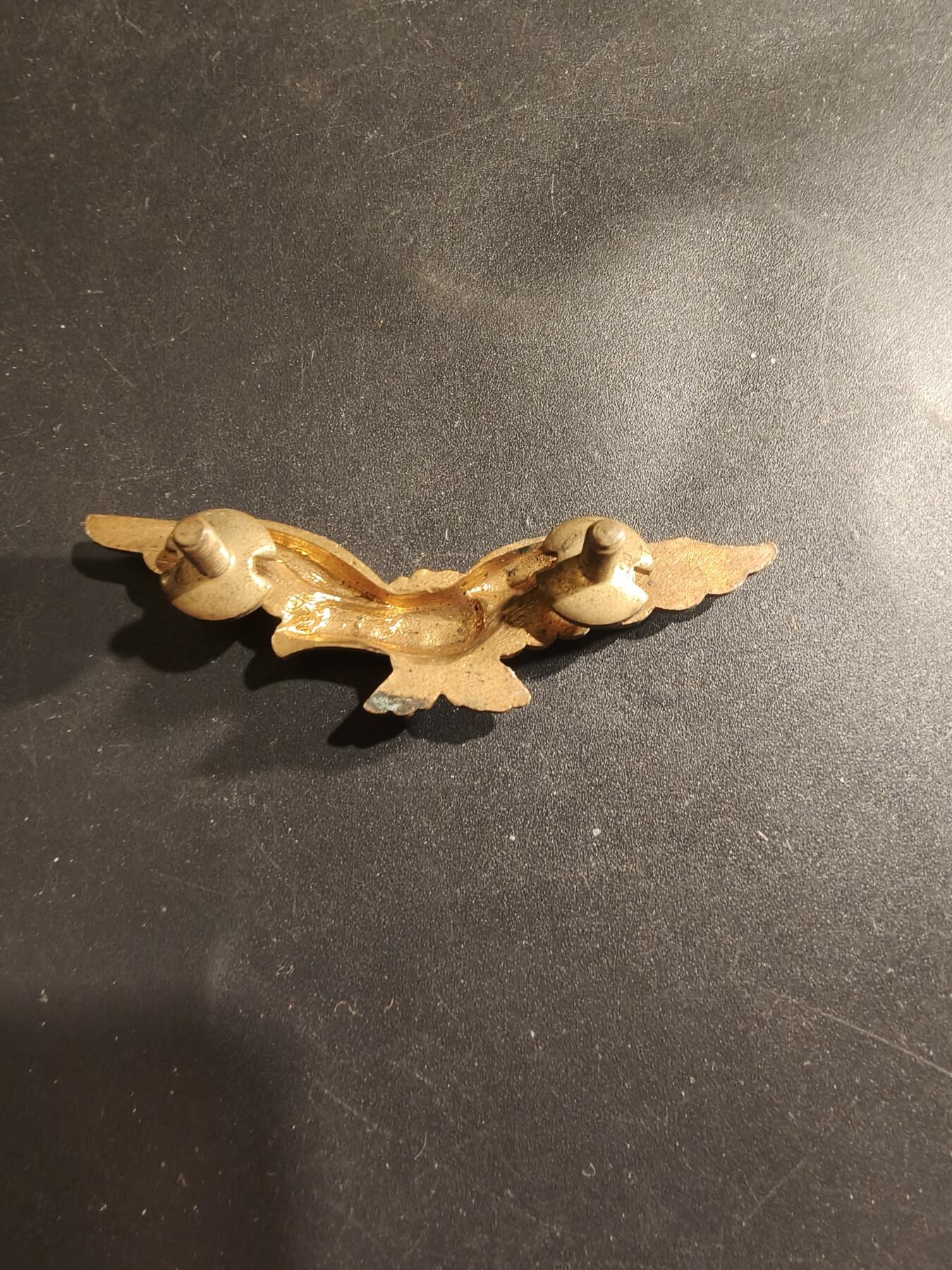 老王徽章第182期 英国皇家空军帽徽   二战时期