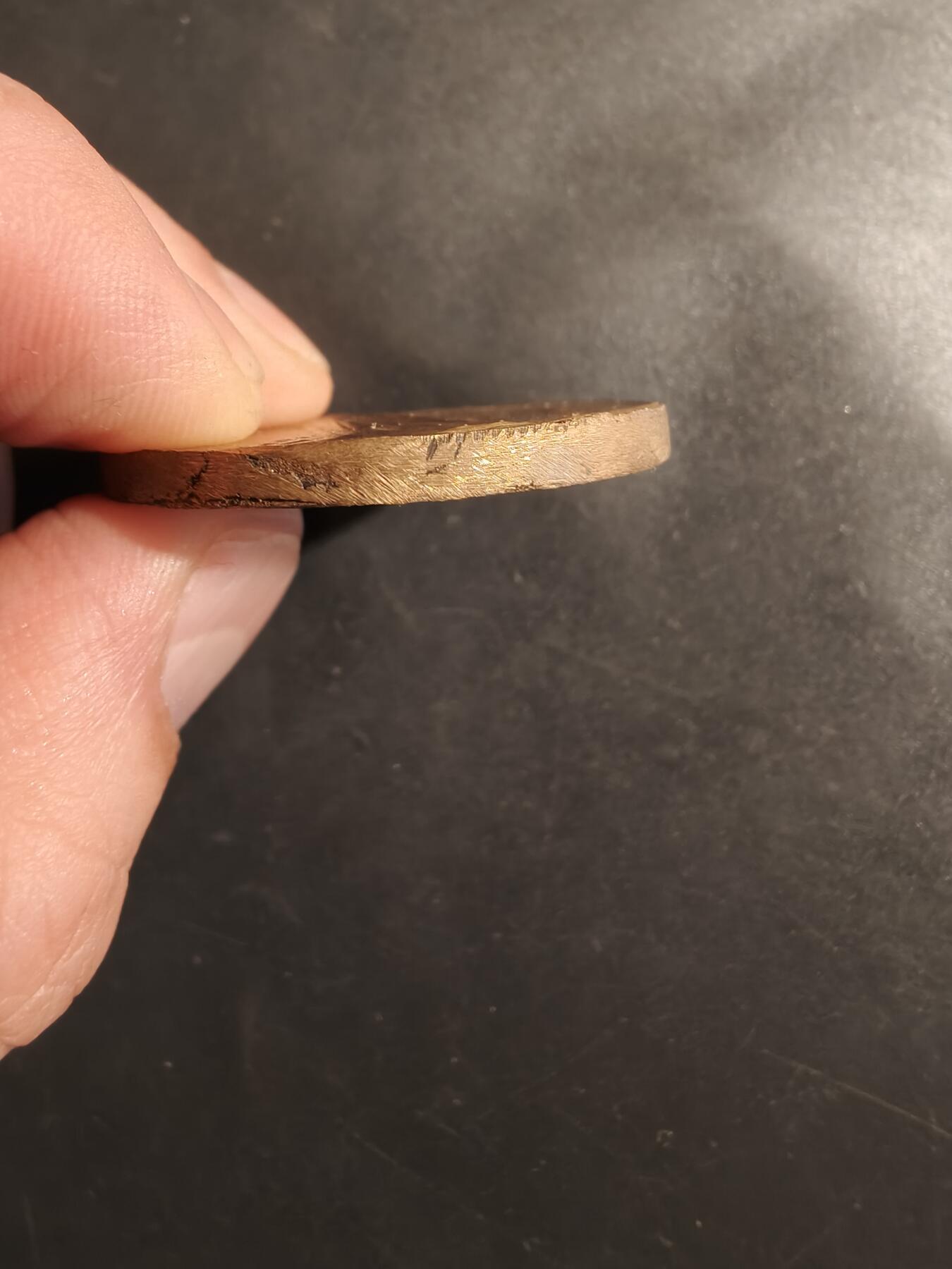 老王徽章第182期 英国一战胜利奖章    无绶带 边铭被擦