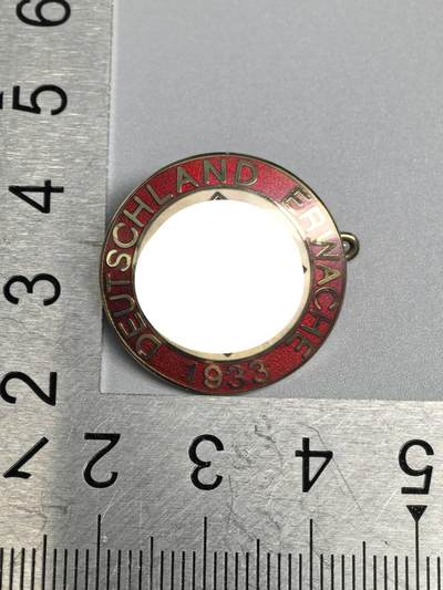 小驴勋章奖章收藏2月22日周日晚六点拍卖（珍爱和平，收藏战争，铭记历史，勿忘国耻，忠党爱国。有偿代拍，送拍规则在简介最后，参拍须阅读规则后再参拍，关系到运费包装发货时效真假辨别等关键信息，拍卖时不再发原图，看大图店主微信码在拍卖店铺介绍里） - 现代工艺品1933年NSDAP徽章
