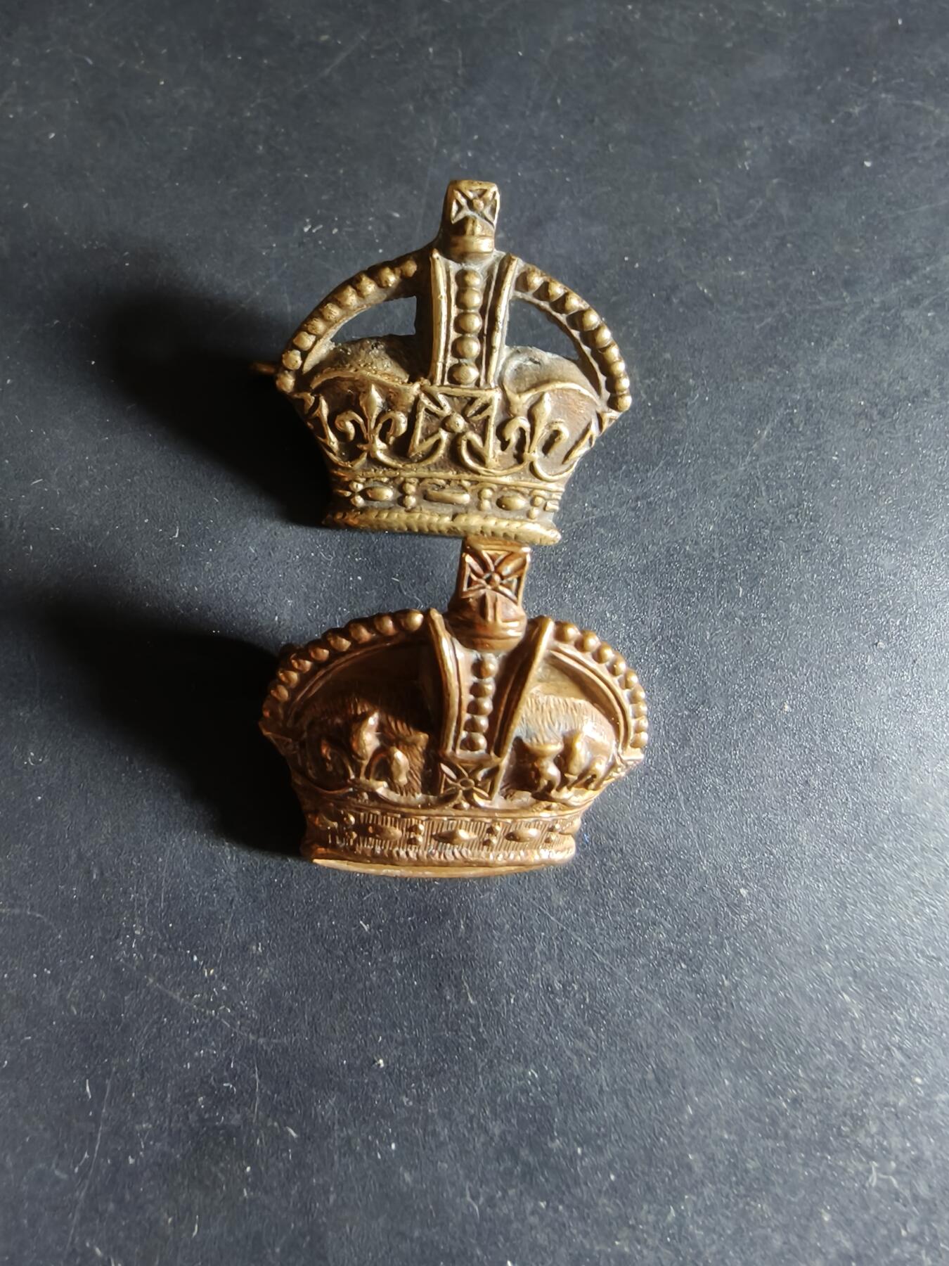 老王徽章第182期 英国军衔配饰一组     都铎王冠    一战时期