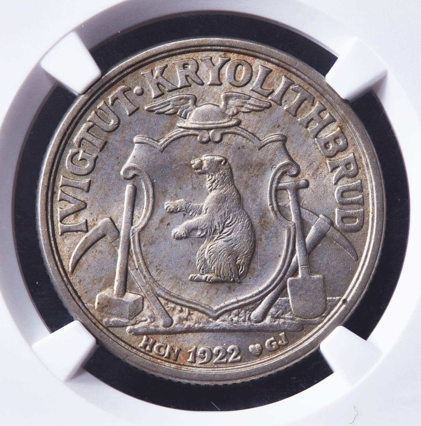 【俄甄集藏】马年新春第一拍 2026年(048)02-25星期三 晚 19:30 全场包邮 丹属格陵兰1922年纪念开发重晶石矿10克朗纪念币，NGC MS63，发行后不久大量收回，好品少见，原光状态