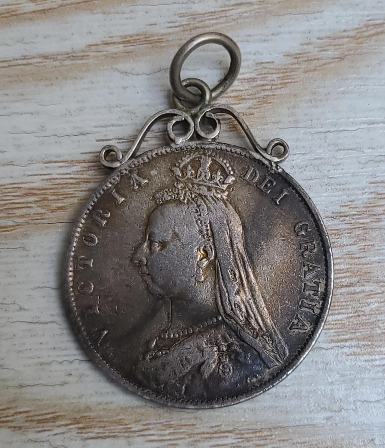 【币将精彩】世界钱币马年新春拍卖（2026-2-22） 英国老银币挂件