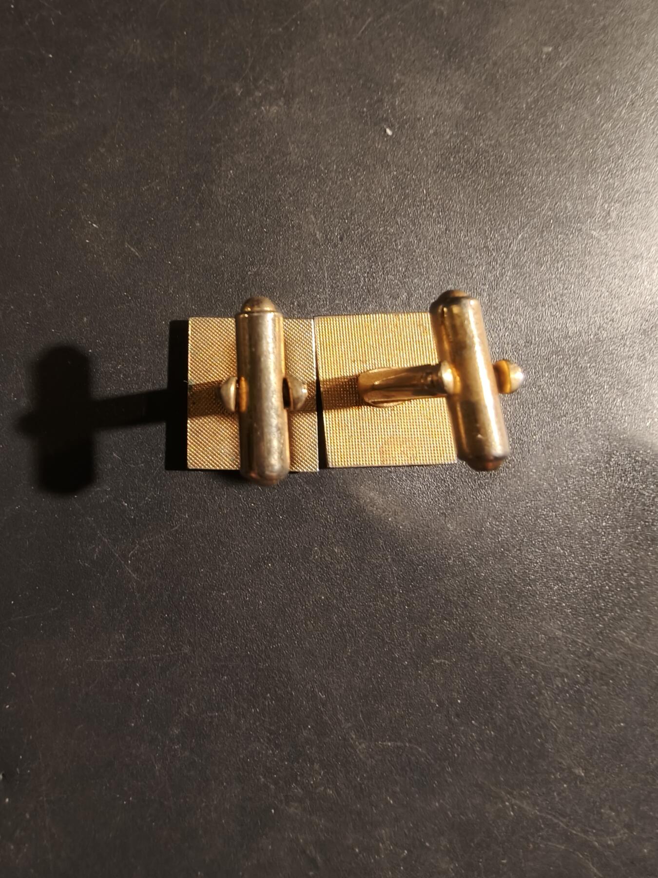 老王徽章第182期 法国袖扣一组    带厂标