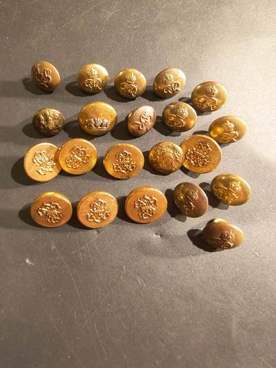 老王徽章第182期 - 英国二战铜扣一组    21枚    15mm