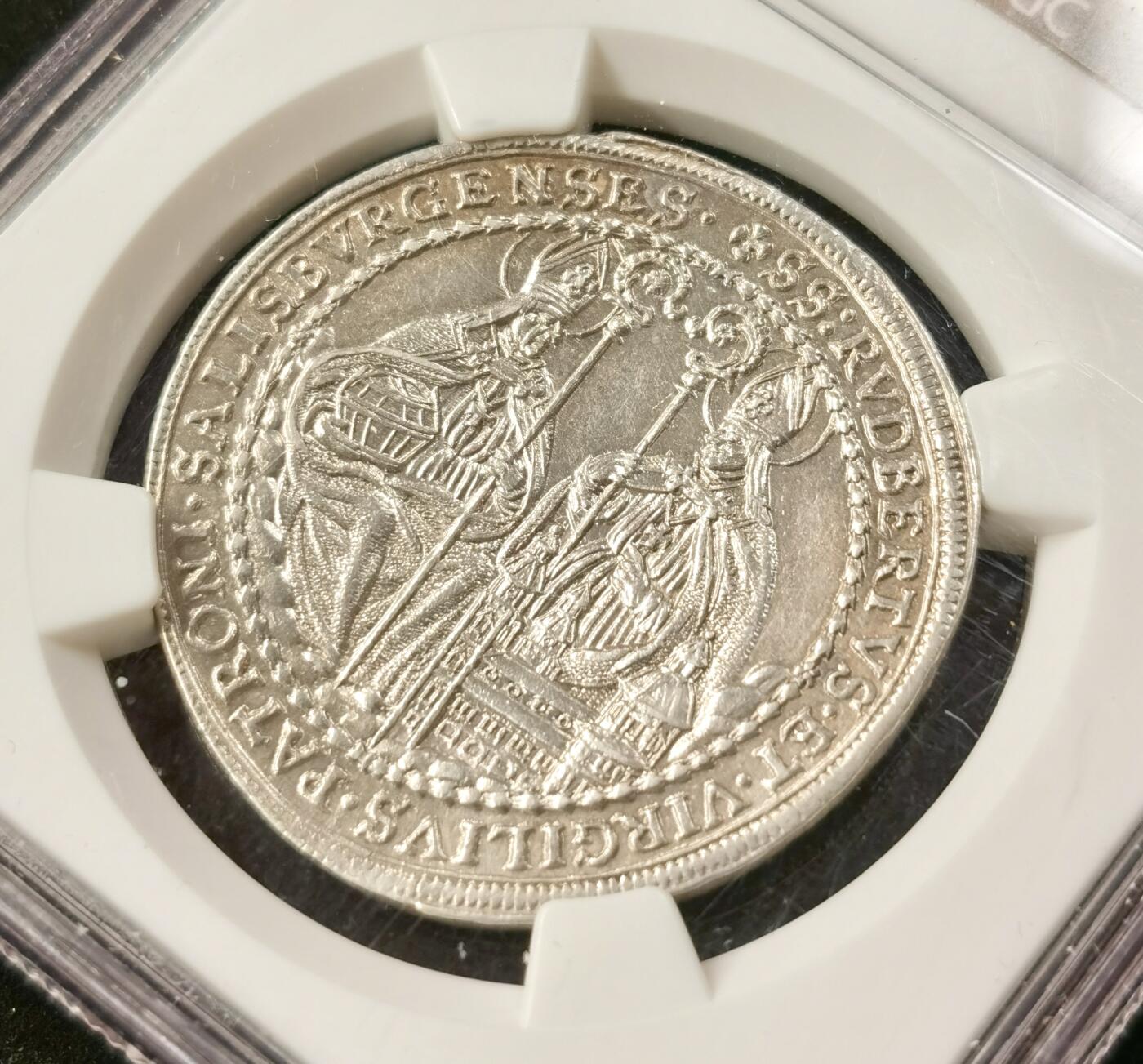 “福币呈祥”新年甄品场（直播拍卖）甄臻铺-世界币章拍卖（第50期），送拍享返佣金等优惠多多 NGC-MS61 神圣罗马帝国奥地利萨尔茨堡1694年1/2泰勒银币，原味黄油光 手工深打 极美品！