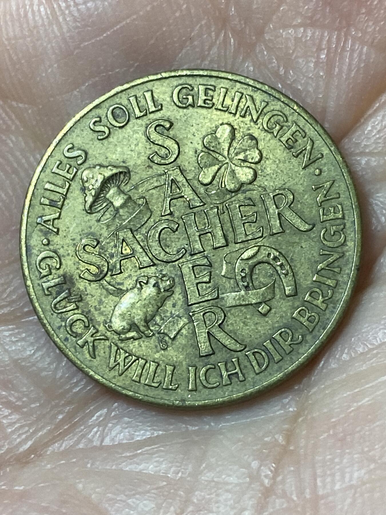 2026年第二十四场(总第一百九十三场）外国好品散币场(免佣金) 少见–奥地利🇦🇹1964年维也纳萨赫酒店新年幸运纪念章(该酒店制作的萨赫蛋糕闻名全球)