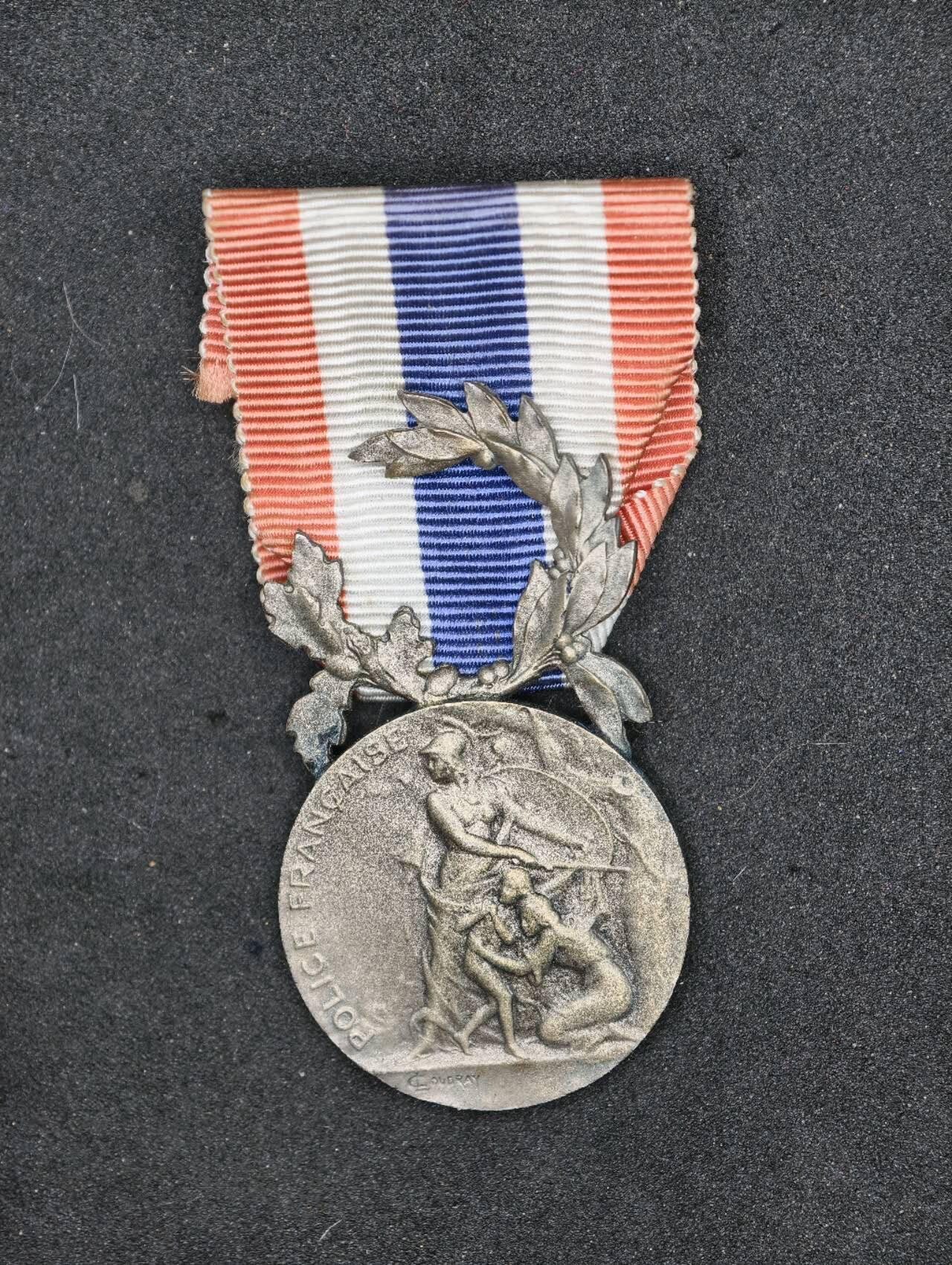 凯旋世界勋赏（第22期新年大拍）（欢迎送拍）（对拍品有疑问请询问客服，不接受到手刀，出价默认拍品品相。请认真阅读拍卖规则！出价默认已认可！）（收到货请录制开箱视频，无视频概不处理问题。）