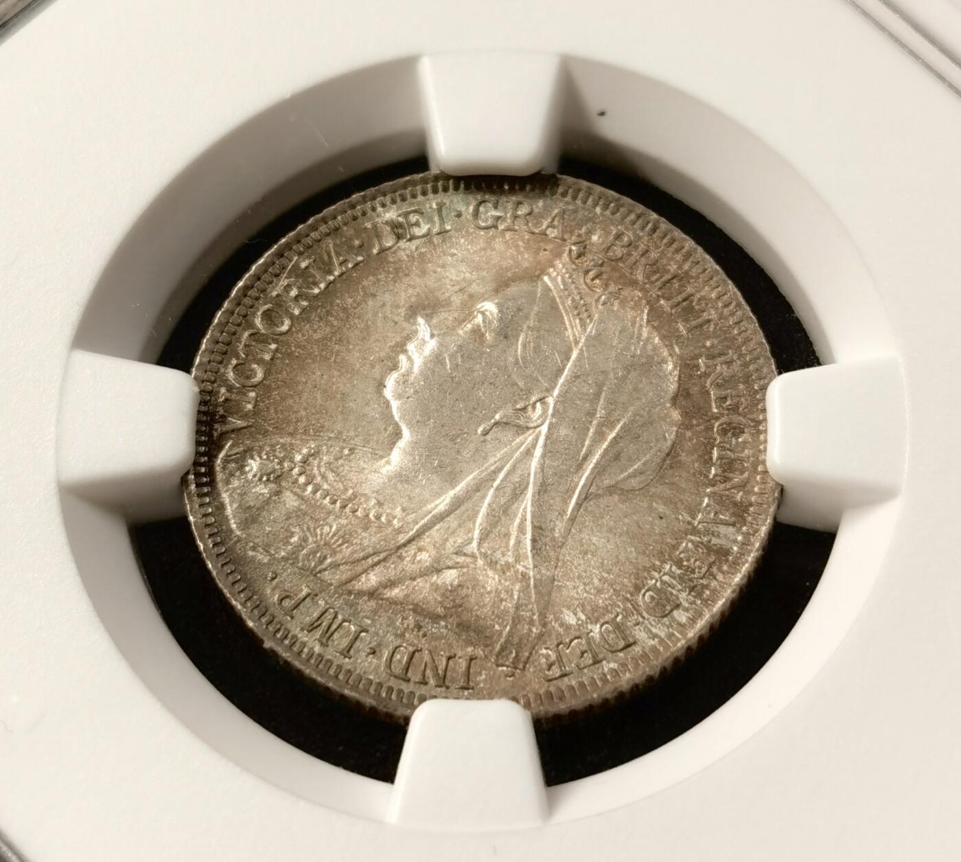 “福币呈祥”新年甄品场（直播拍卖）甄臻铺-世界币章拍卖（第50期），送拍享返佣金等优惠多多