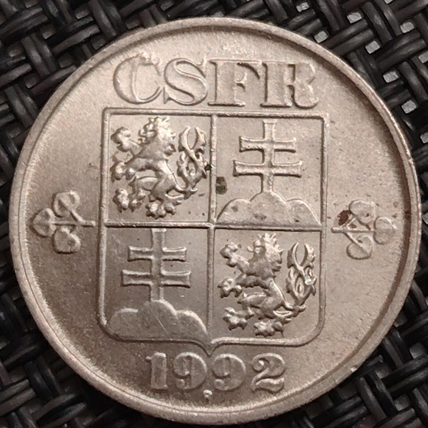 布加迪🐬～世界钱币(上海)🌾第 273 期 /  各国套币和散币 捷克斯洛伐克 1992年 50哈拉 ~L