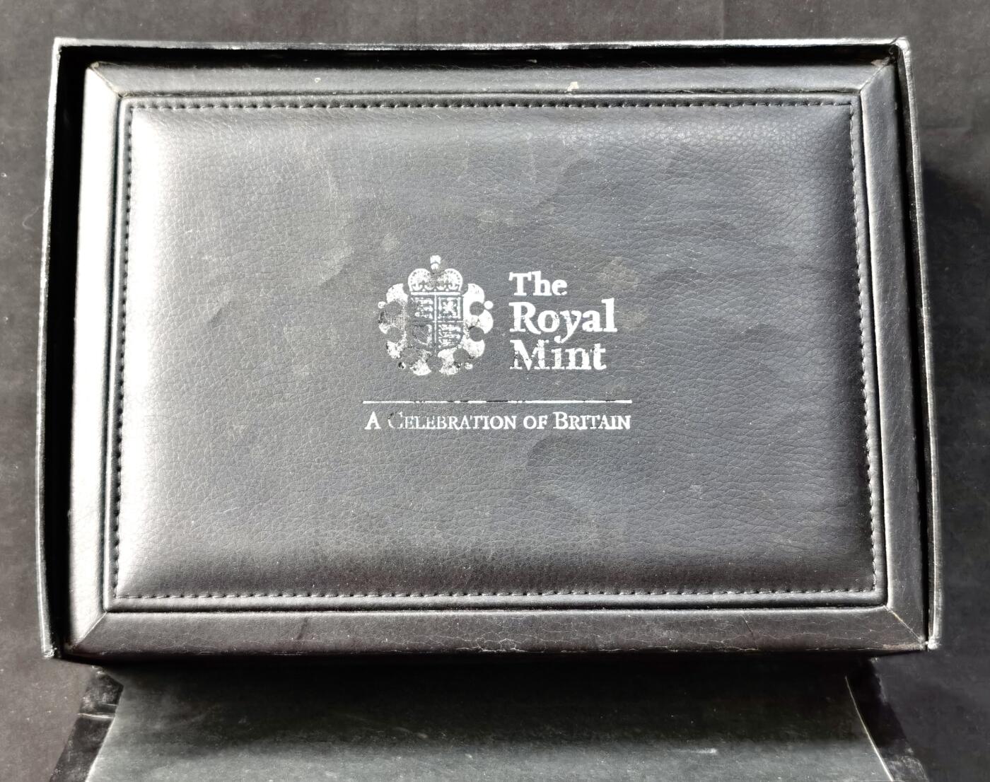 “福币呈祥”新年甄品场（直播拍卖）甄臻铺-世界币章拍卖（第50期），送拍享返佣金等优惠多多