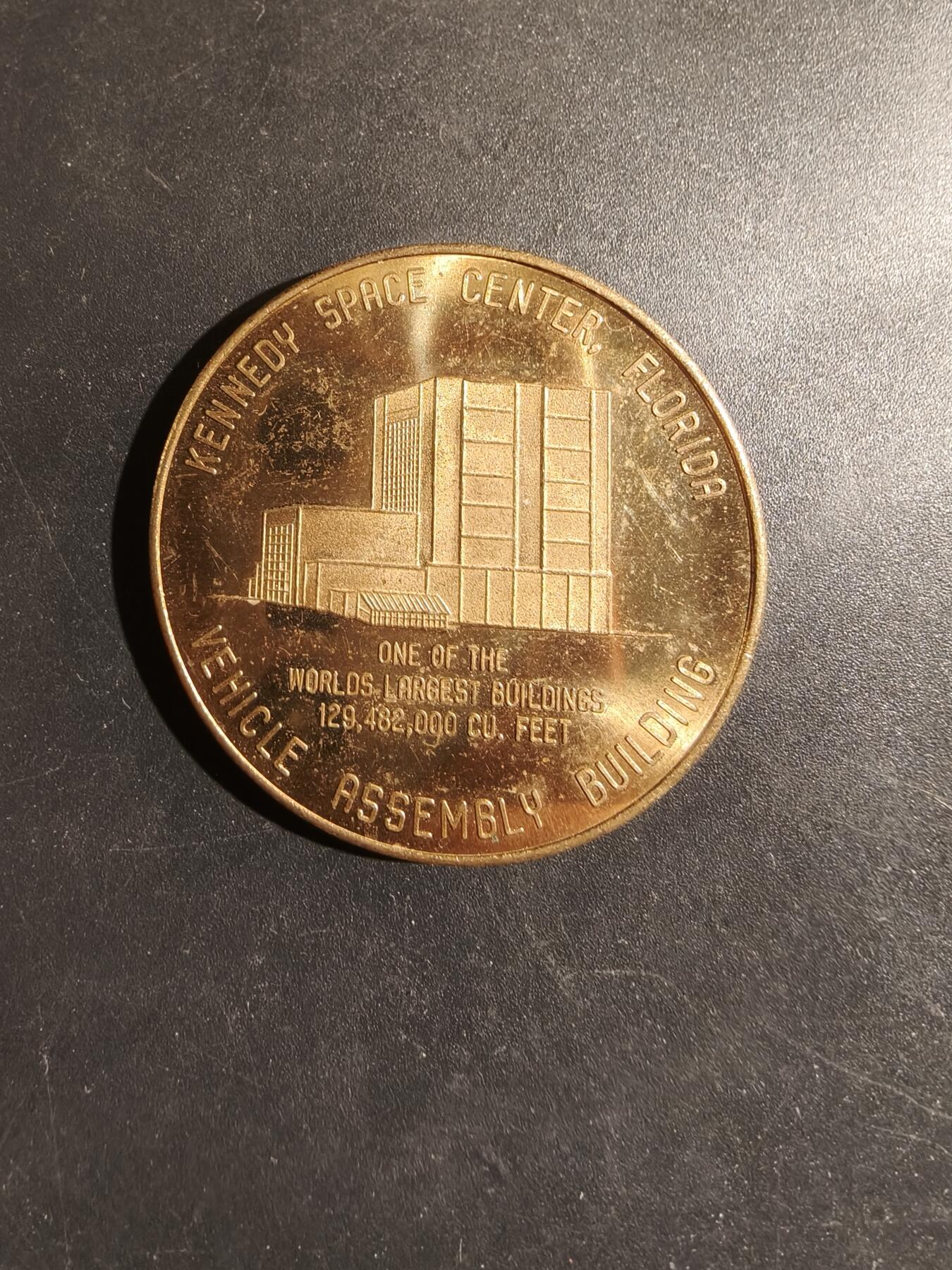 老王徽章第182期 美国肯尼迪航天中心飞行器装配大楼纪念章