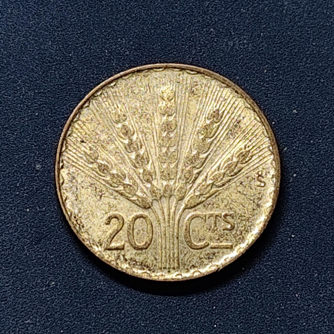 【全场包邮】纯粹捡漏拍502场 乌拉圭1942年20分银币【18.5毫米3克72%】