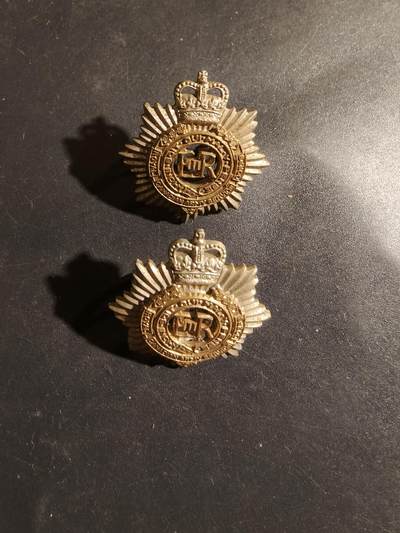 老王徽章第182期 - 英国皇家陆军服务军团领章一组    女王时期