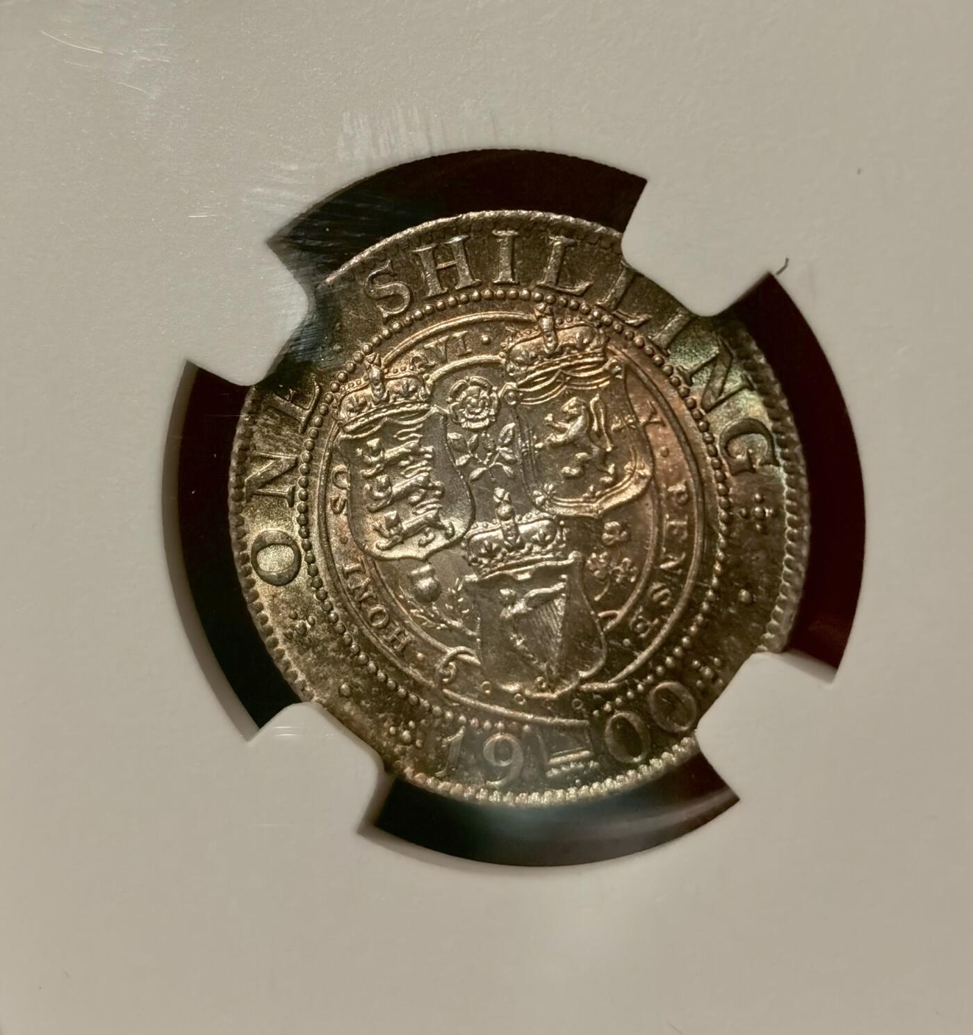 “福币呈祥”新年甄品场（直播拍卖）甄臻铺-世界币章拍卖（第50期），送拍享返佣金等优惠多多