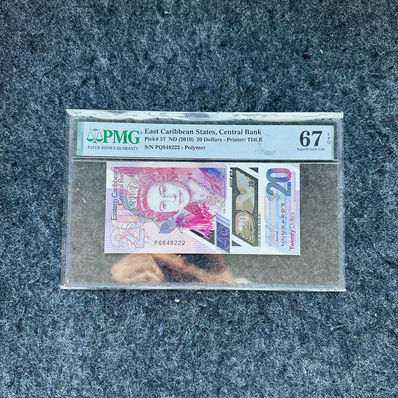🇨🇳🇺🇳¥ ¥2026🐎新年塑料钞评级钞 东加勒比2019年20元，女王，豹子号222，(PQ848222)