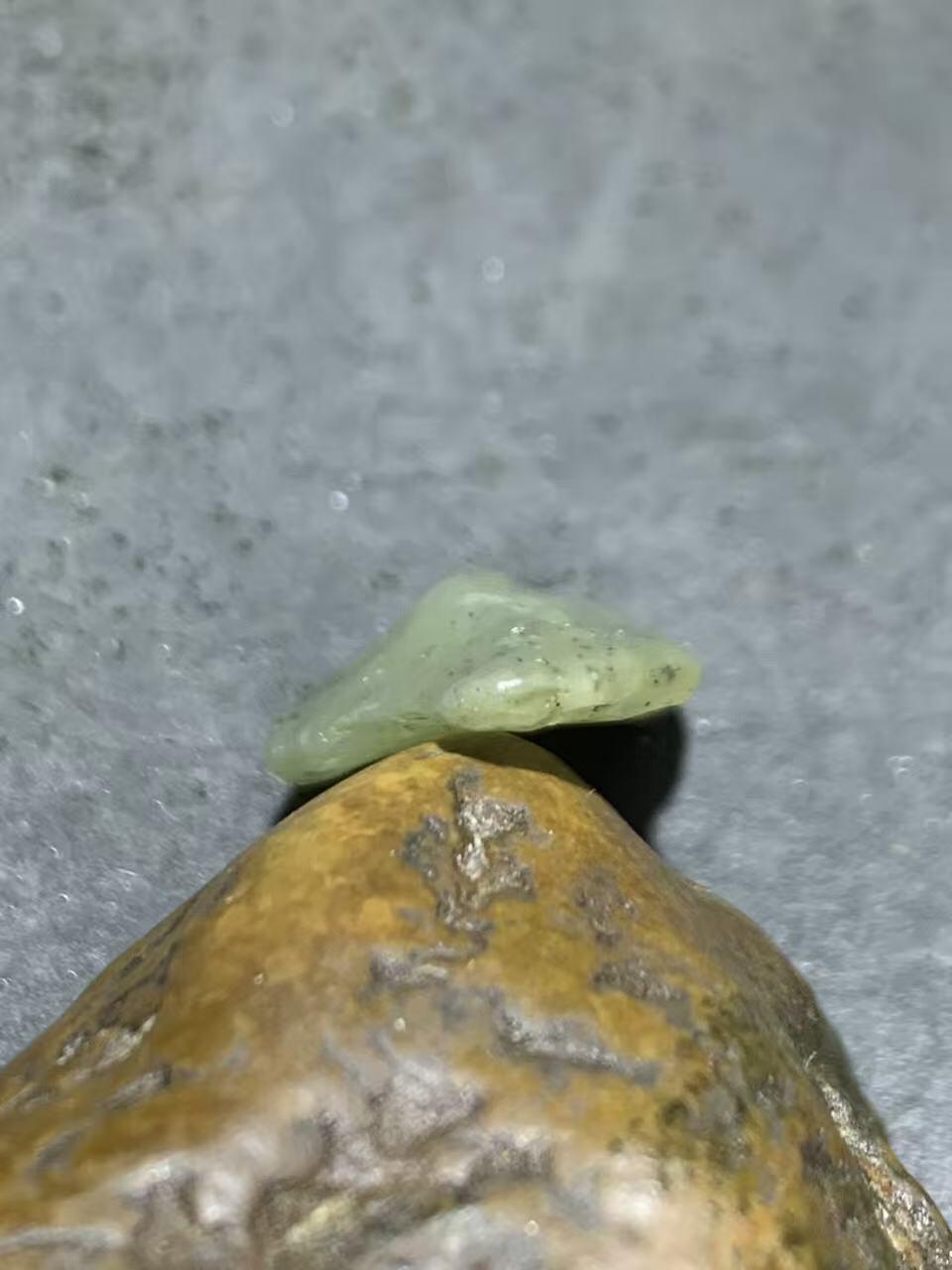 新疆戈壁料风化纹和田玉青玉小原石一颗