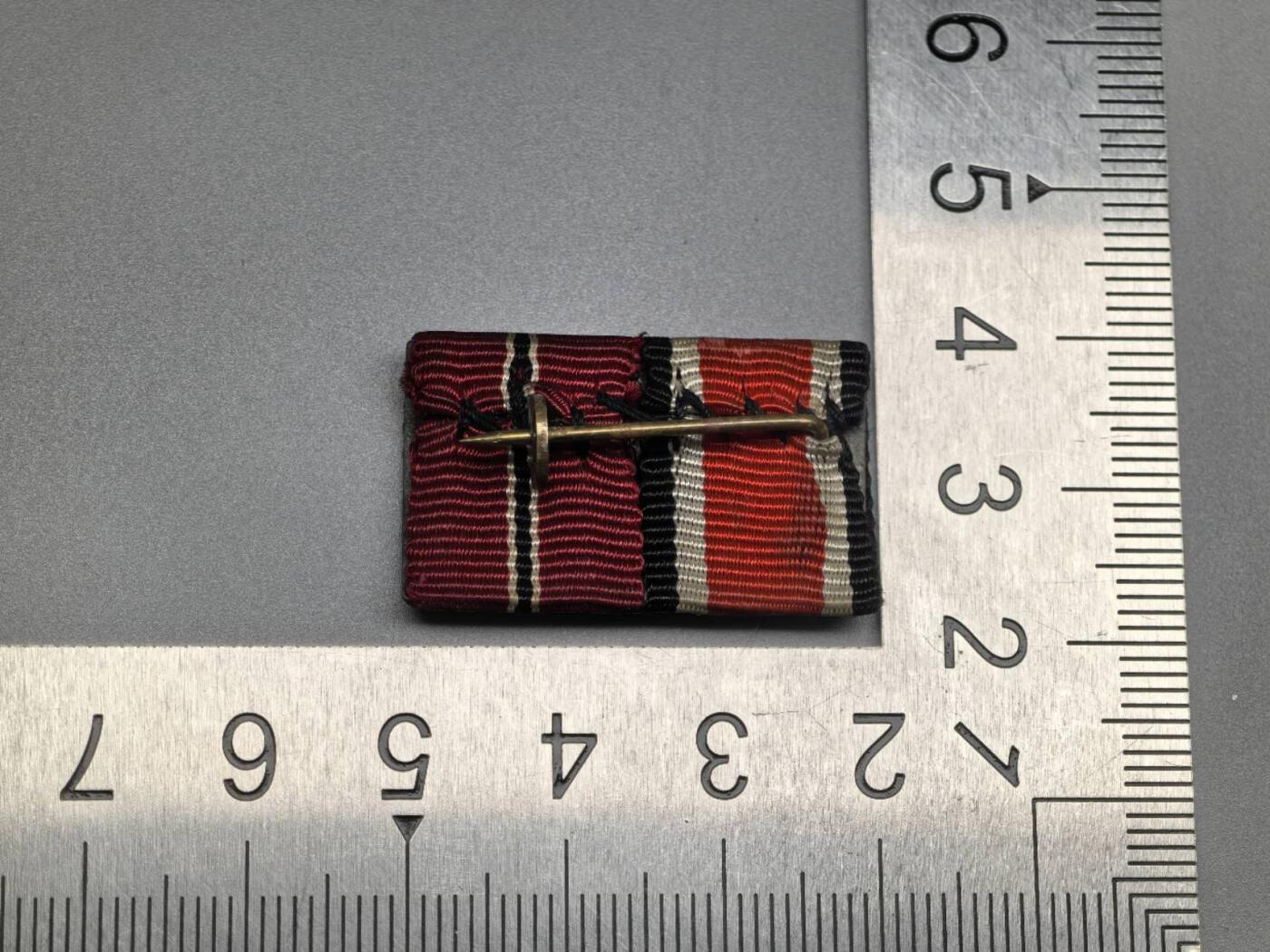 小驴勋章奖章收藏2月22日周日晚六点拍卖（珍爱和平，收藏战争，铭记历史，勿忘国耻，忠党爱国。有偿代拍，送拍规则在简介最后，参拍须阅读规则后再参拍，关系到运费包装发货时效真假辨别等关键信息，拍卖时不再发原图，看大图店主微信码在拍卖店铺介绍里） 二级铁十字勋章、东线冬季作战奖章的两联略