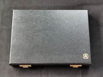 “福币呈祥”新年甄品场（直播拍卖）甄臻铺-世界币章拍卖（第50期），送拍享返佣金等优惠多多 - 意大利Abafil钱币收纳盒，钱币收纳中的奢侈品，内有两层托盘  九成新