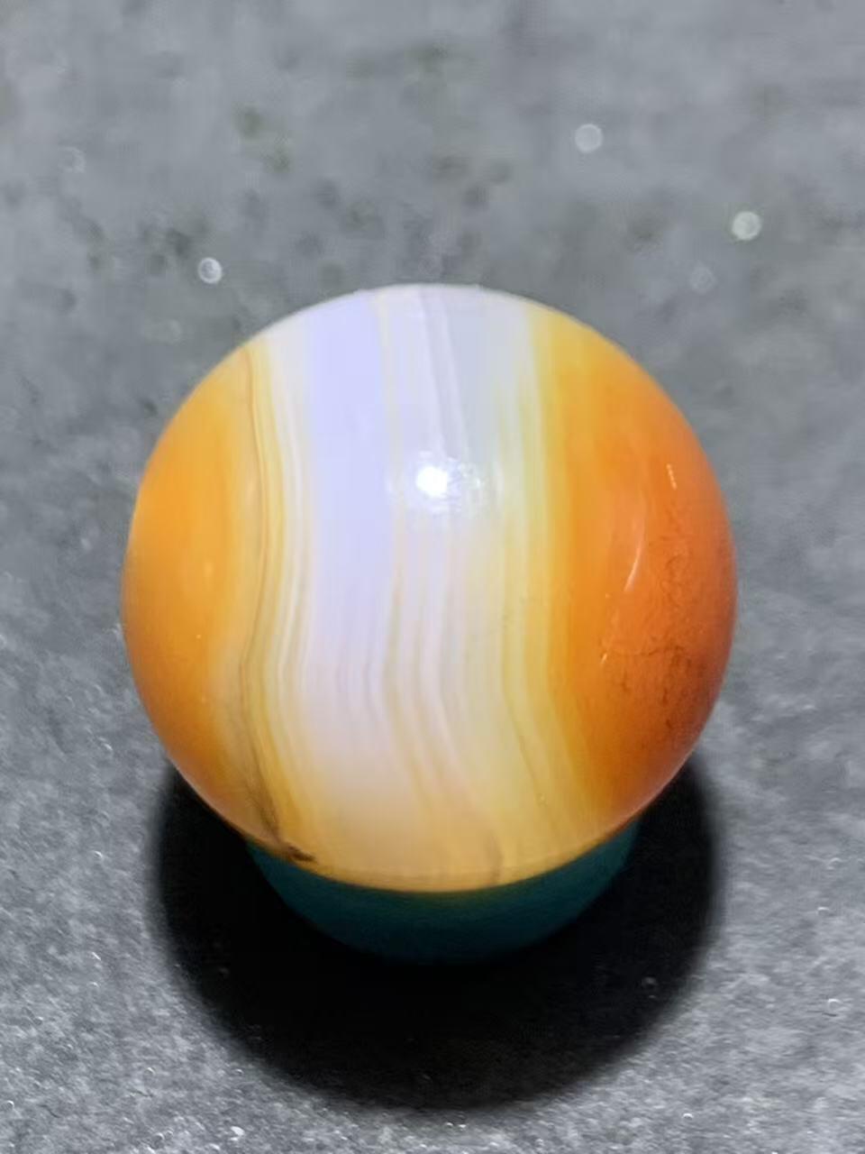 精美高玉化千层纹缠丝玛瑙圆珠一颗，