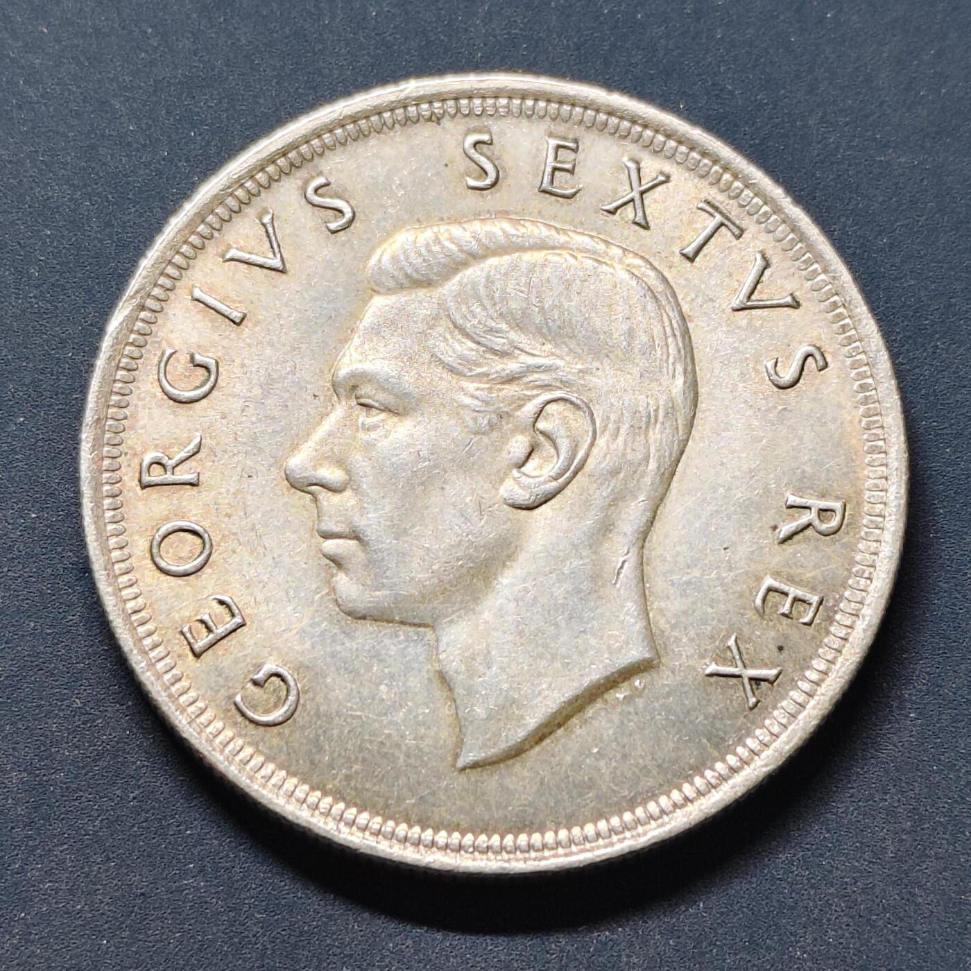 【全场包邮】纯粹捡漏拍503场 南非1952年5先令发现开普敦300周年克朗型纪念银币【38.61毫米28.28克50%】