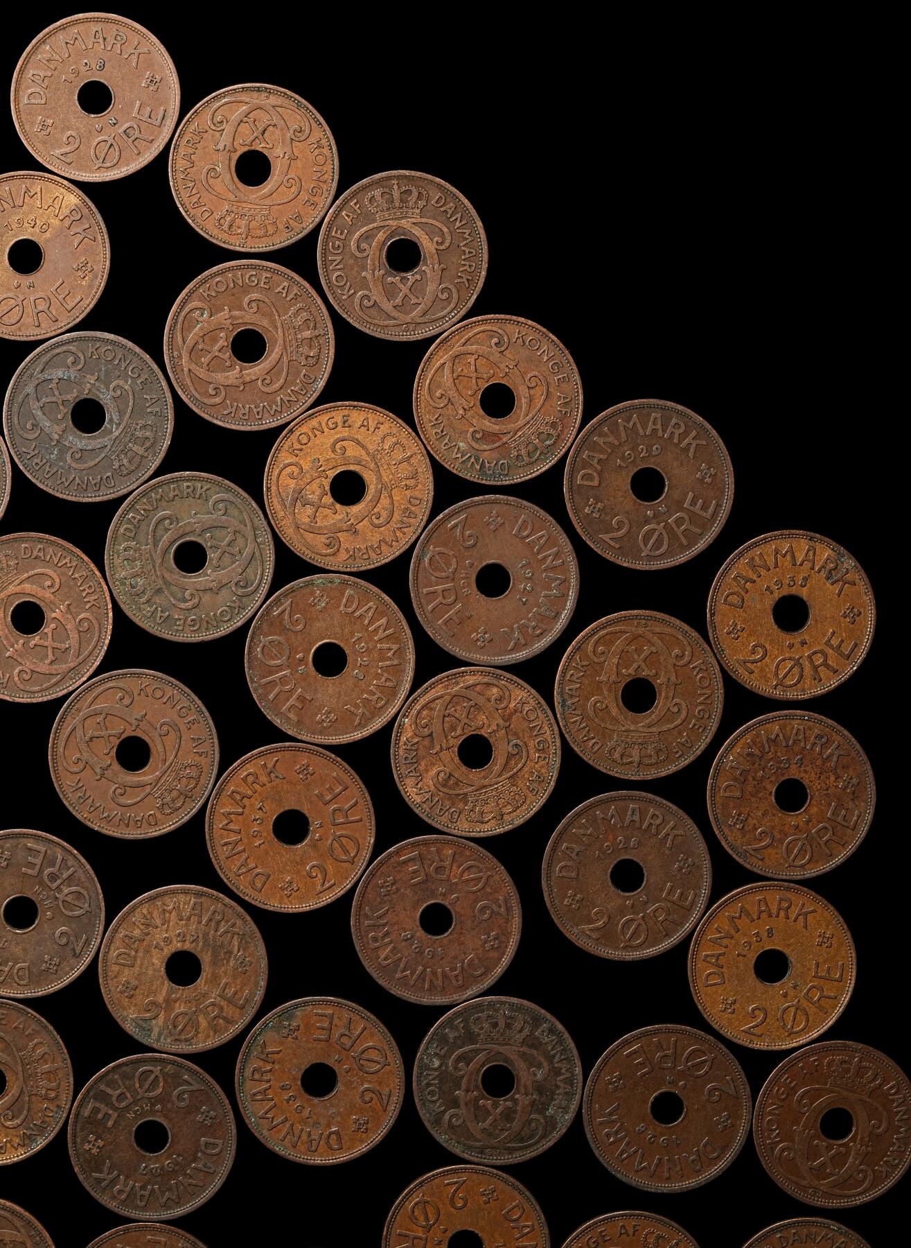 修遠堂世界钱币第105期，马年首拍 丹麦中孔2欧尔铜币50枚，1927-1940年