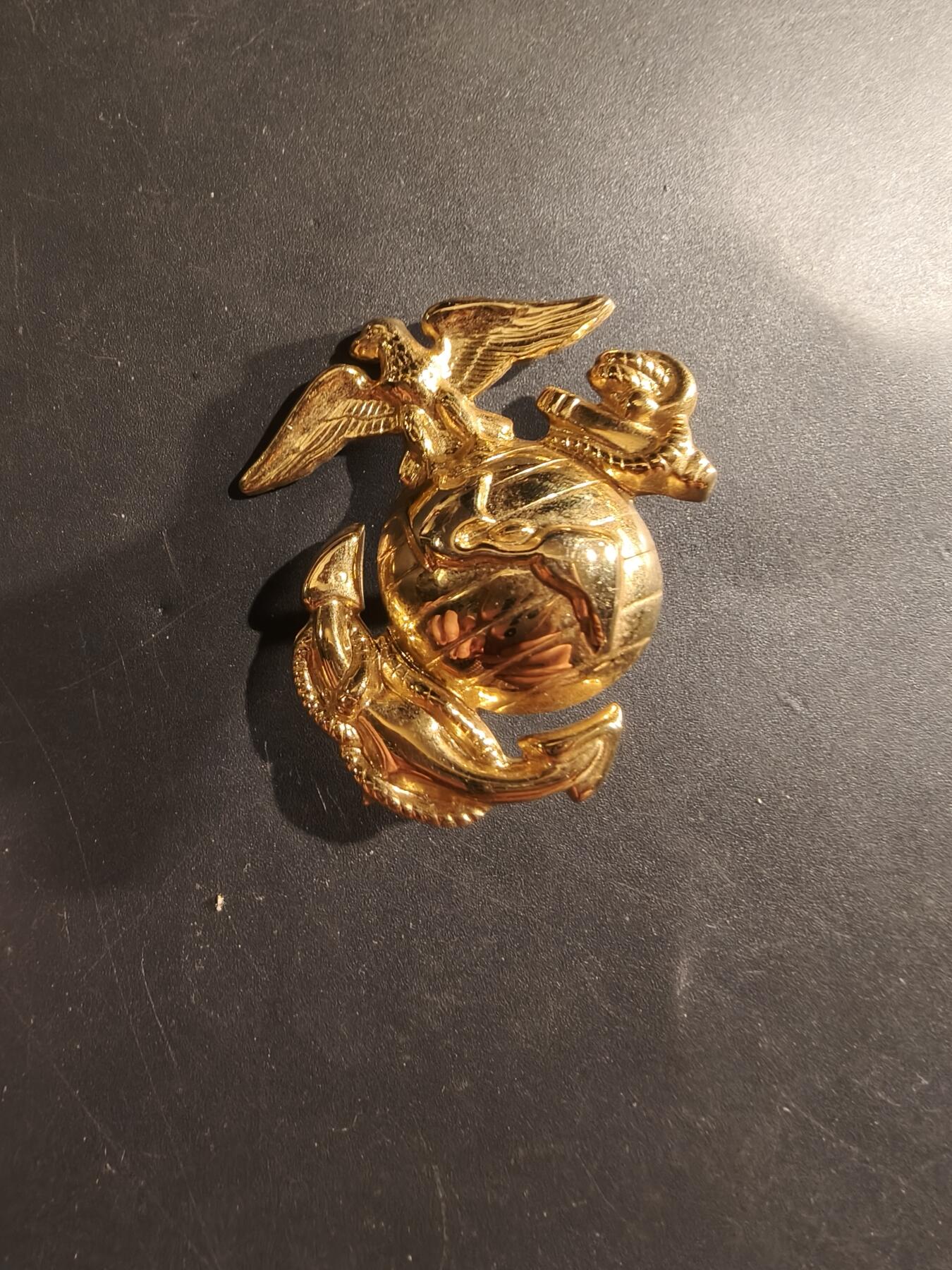 老王徽章第182期 美国海军陆战队大檐帽帽徽