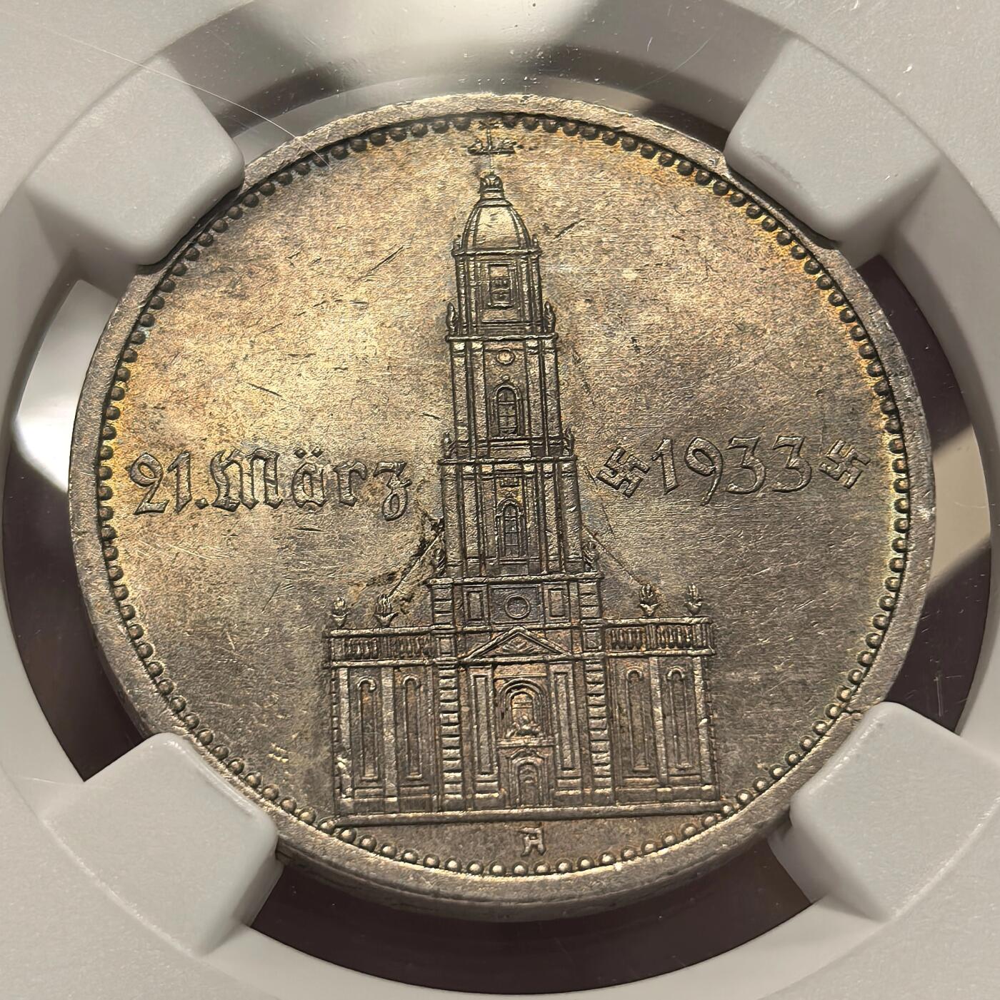 博洋堂蛇年收官专场暨第161期（全场包邮） NGC MS64 极美五彩德国1934年加字教堂5马克银币，海量进入流通品种，MS的币本就难觅，更别提带彩64分，上周万国一枚65白币成交价含佣约5150元，这枚五彩64分将会是性价比之王