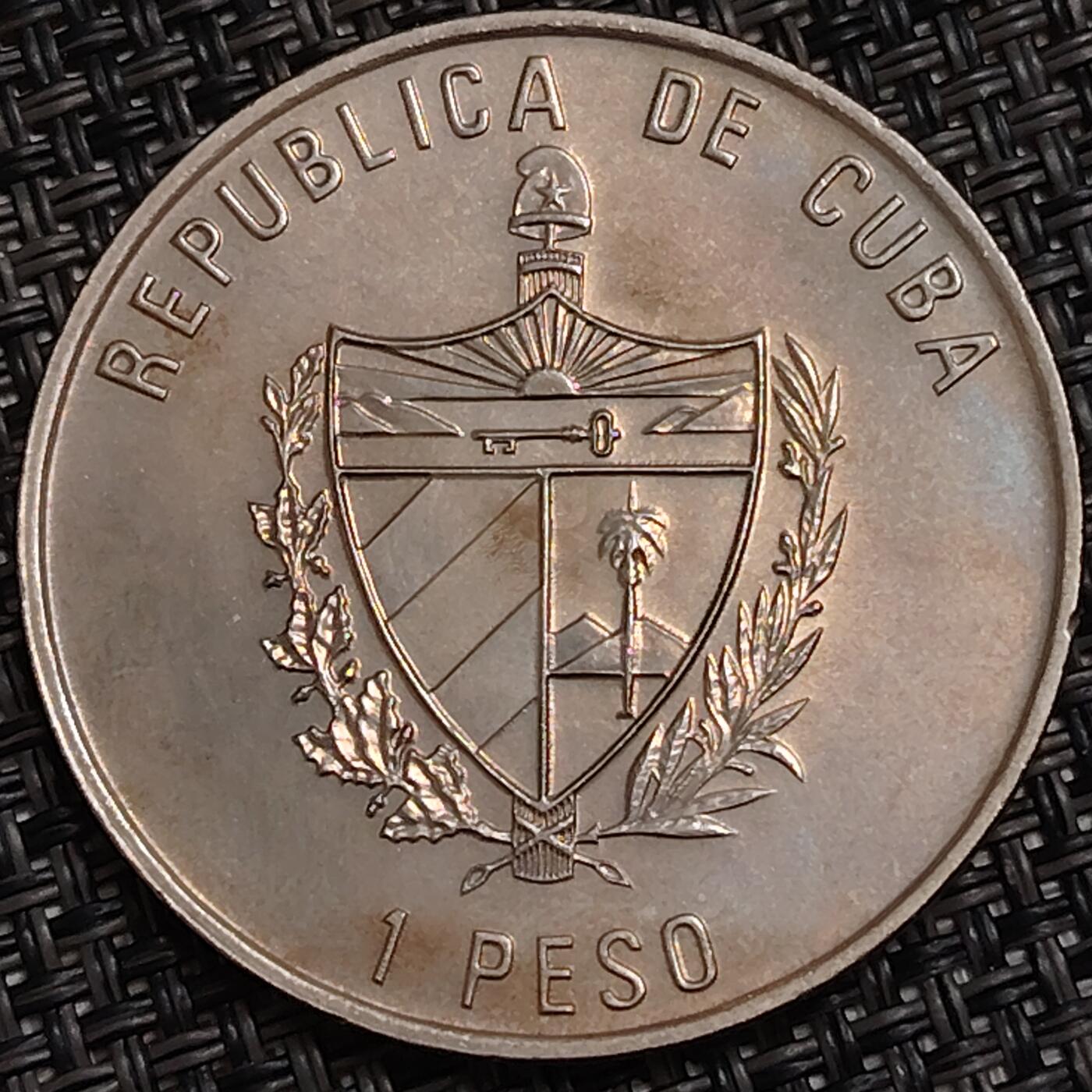 布加迪🐬～世界钱币(上海)🌾第 274 期 /  各国套币和散币 古巴🇨🇺 2002年 1比索 马主席头像