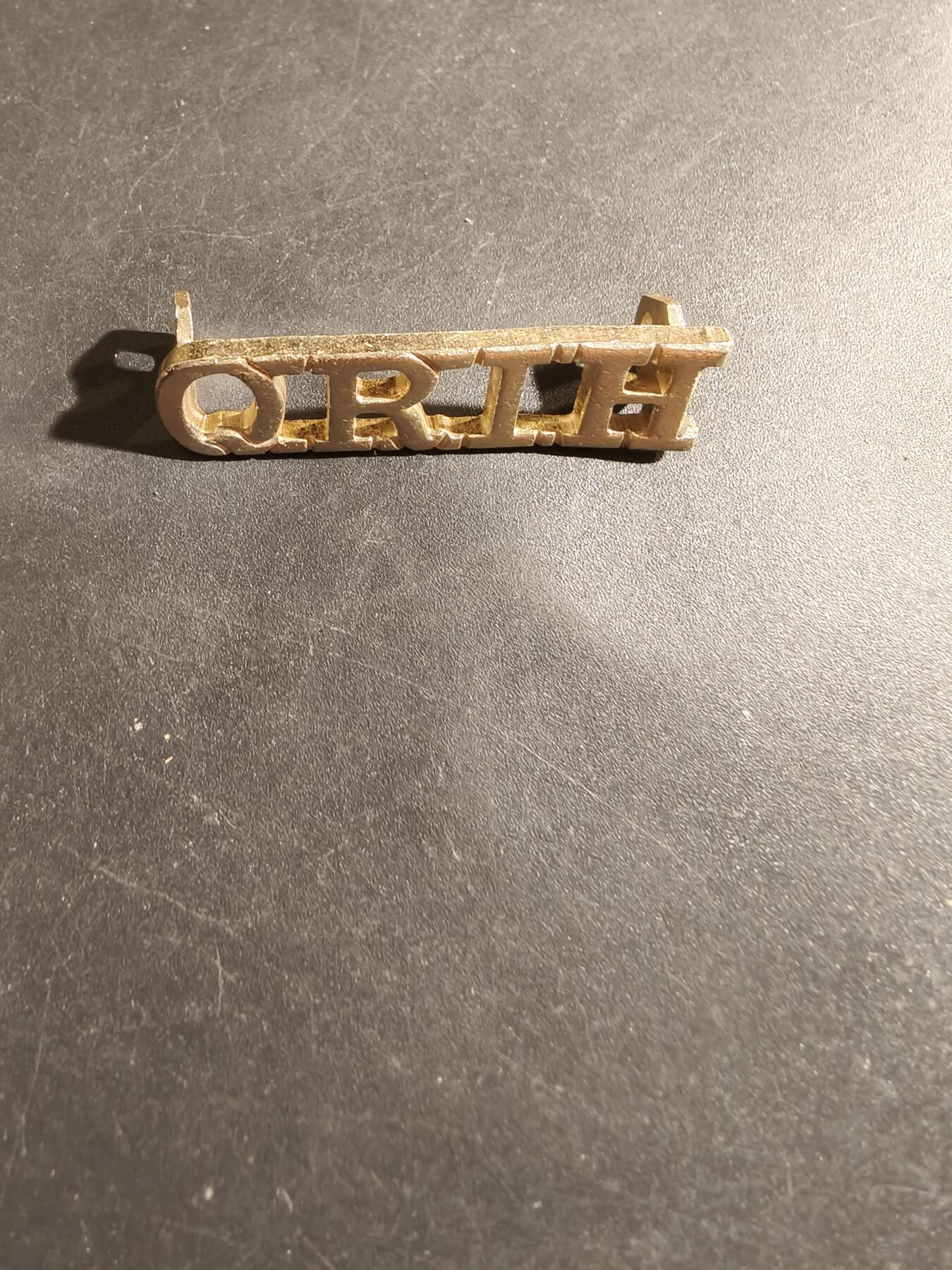 老王徽章第182期 英国女王直属骠骑兵团肩章    女王时期