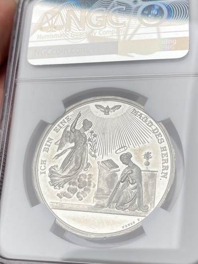 万国钱币拍卖第061期（马年首拍） NGC UNCD 1850年德国新教宗教坚信礼纪念合金章 小天使为拿着鲜花的耶稣基督献上花环 背面两位天使在圣灵的照耀下 精铸镜面喷砂罕见品种