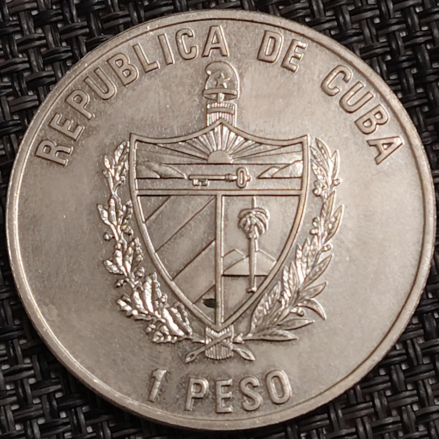 布加迪🐬～世界钱币(上海)🌾第 274 期 /  各国套币和散币 古巴🇨🇺 2002年 1比索 恩格斯头像