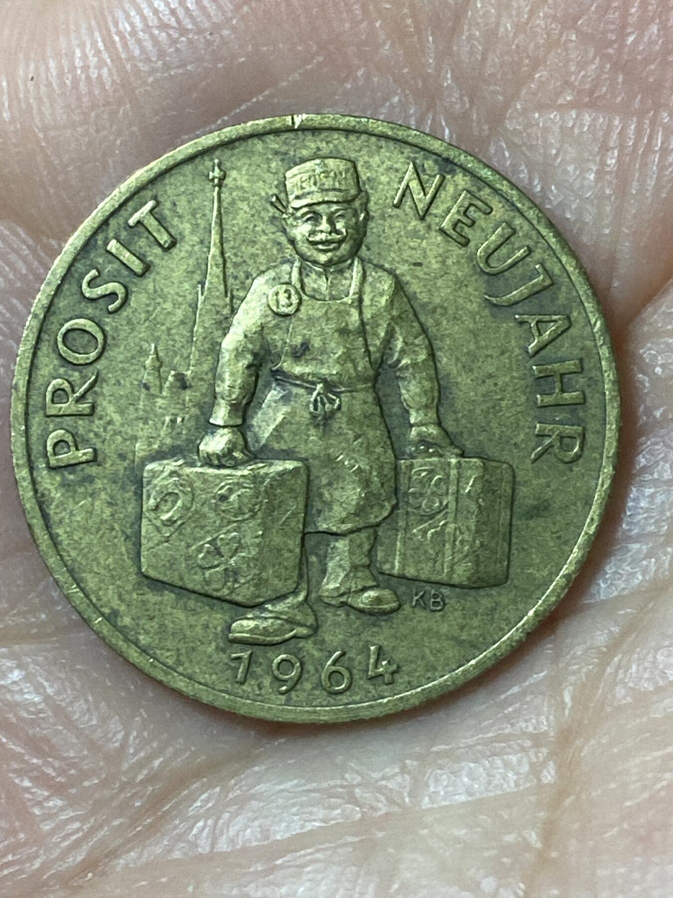 2026年第二十四场(总第一百九十三场）外国好品散币场(免佣金) 少见–奥地利🇦🇹1964年维也纳萨赫酒店新年幸运纪念章(该酒店制作的萨赫蛋糕闻名全球)