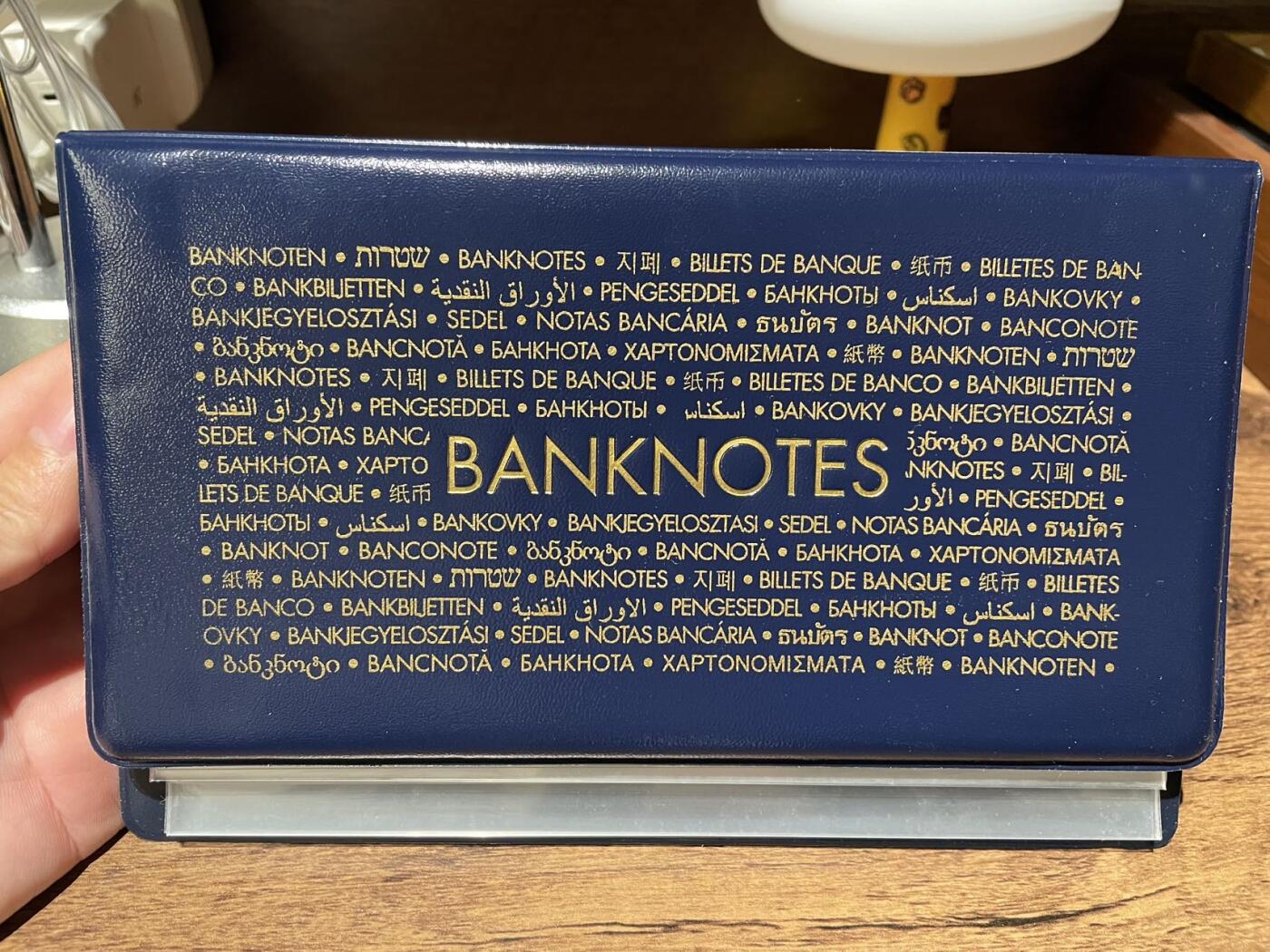 德国灯塔小号纸钞收藏册 正品全新仅拆 想买大号的 买错小号的 适合放裸钞 高大上