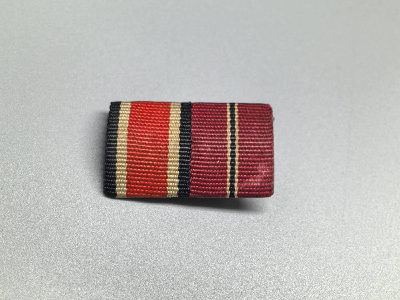 小驴勋章奖章收藏2月22日周日晚六点拍卖（珍爱和平，收藏战争，铭记历史，勿忘国耻，忠党爱国。有偿代拍，送拍规则在简介最后，参拍须阅读规则后再参拍，关系到运费包装发货时效真假辨别等关键信息，拍卖时不再发原图，看大图店主微信码在拍卖店铺介绍里） 二级铁十字勋章、东线冬季作战奖章的两联略