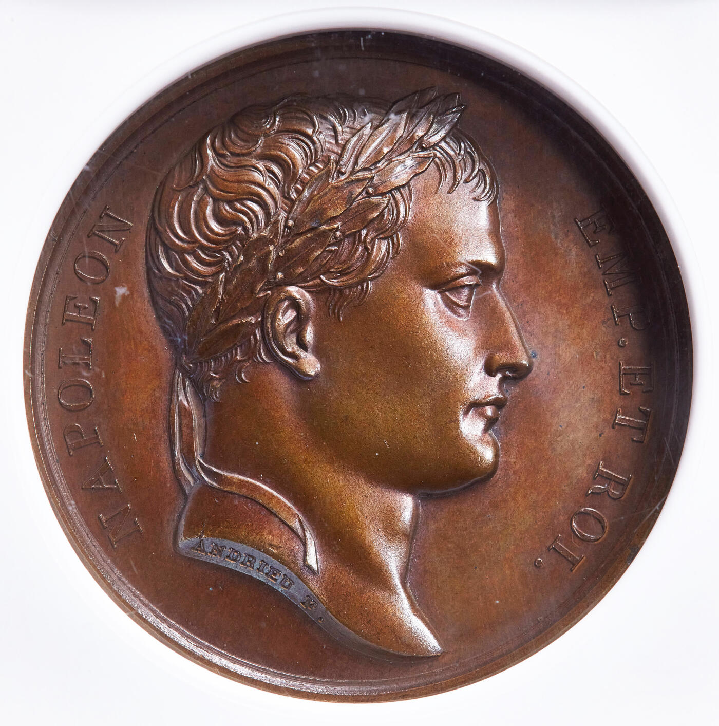 【俄甄集藏】马年新春第一拍 2026年(048)02-25星期三 晚 19:30 全场包邮 法国1812年拿破仑帝国纪念法军横渡伏尔加河大铜章，NGC MS64，巧克力包浆，原铸高浮雕，少见品种，唯一亚军分